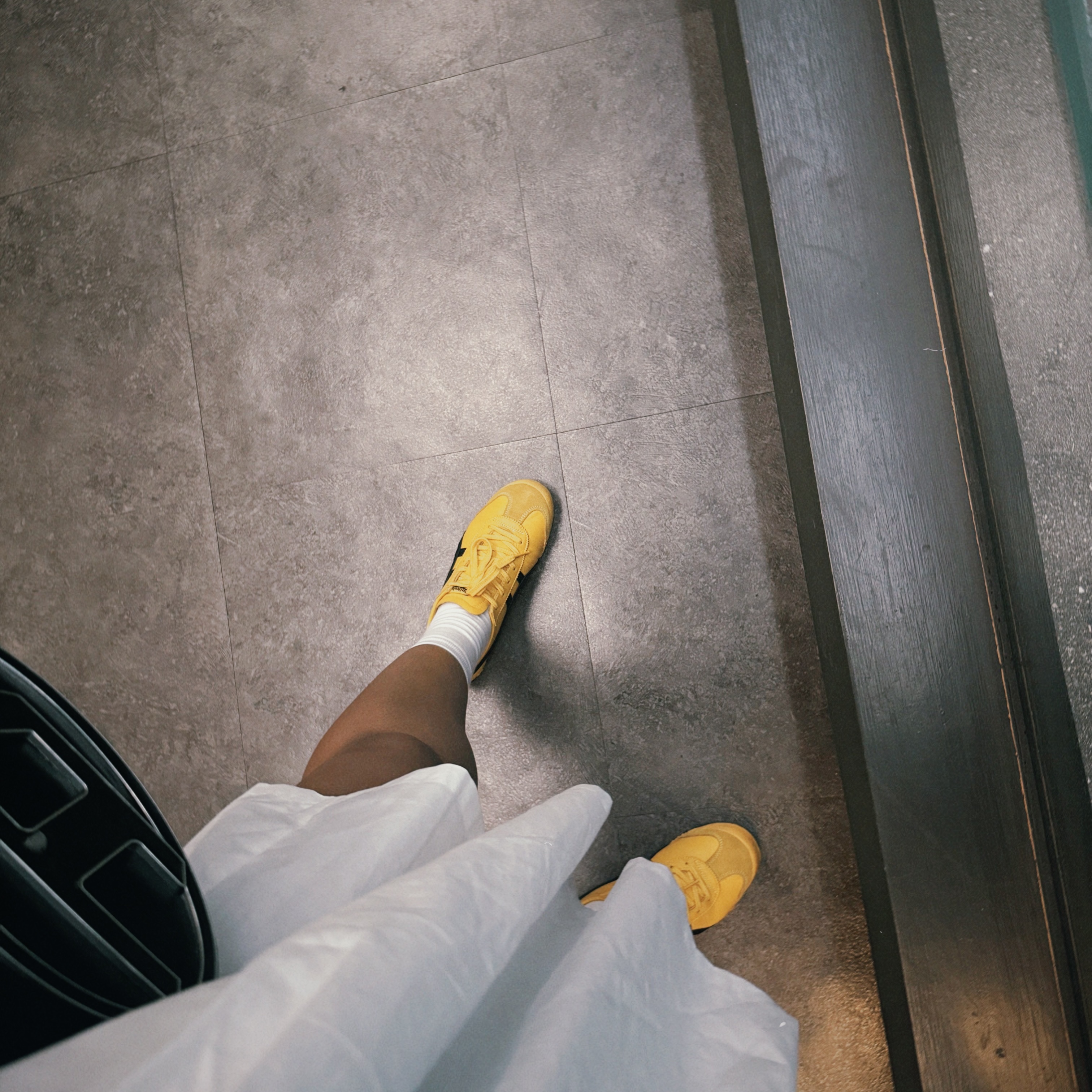 Onitsuka Tiger Mexico 66 Yellow Black 착용 스타일