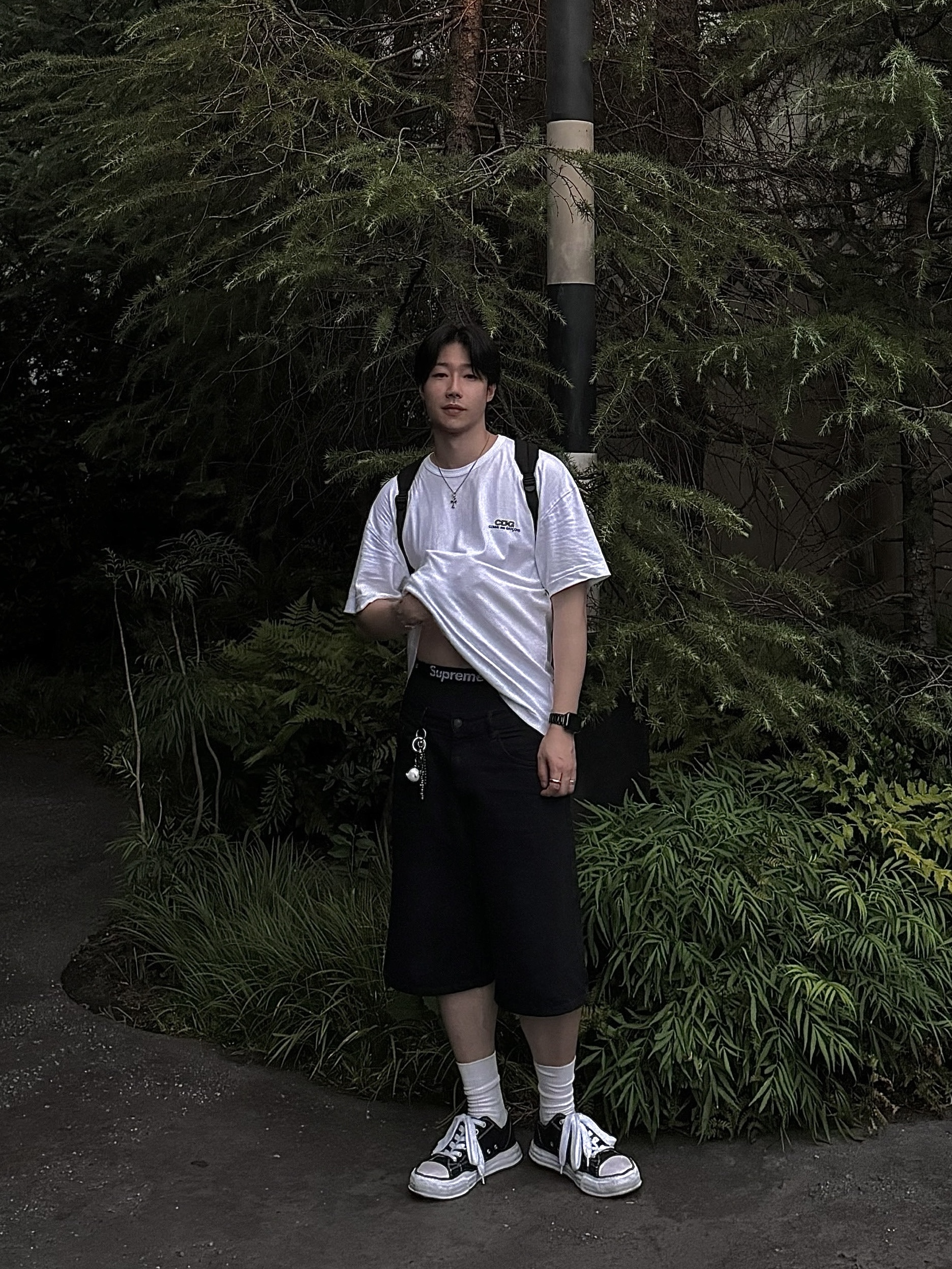 CDG Oversized T-Shirt2 White, Supreme Hanes Boxer Briefs Black (4 Pack) 착용 스타일