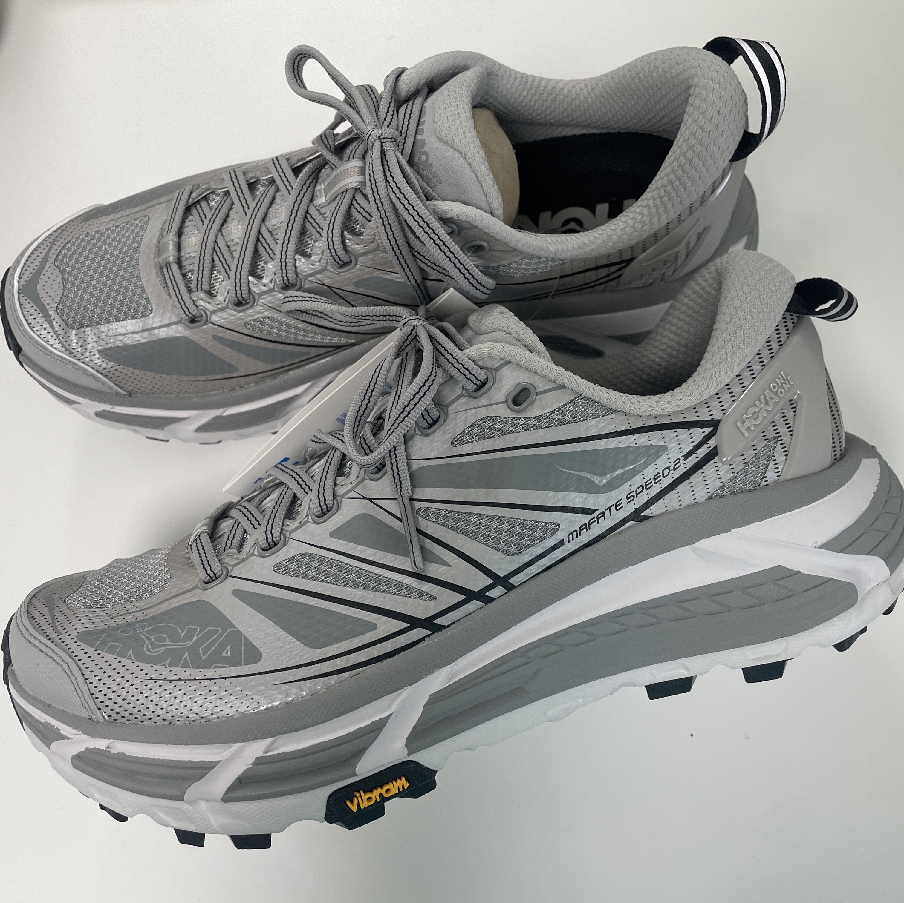 Hoka Mafate Speed 2 Stellar Grey Galactic Grey 착용 스타일 - 1