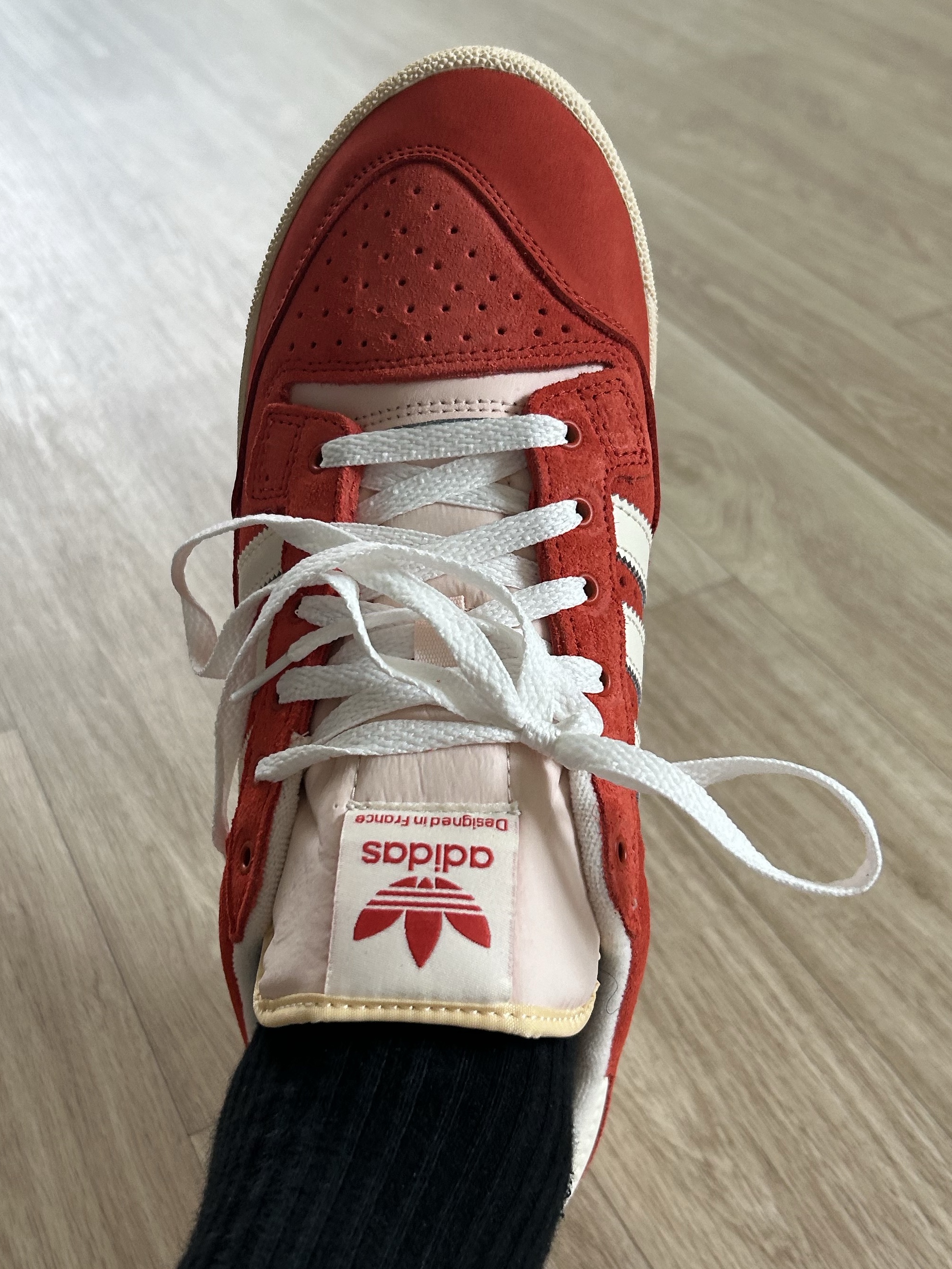 Adidas Centennial 85 Low Preloved Red Cream White 착용 스타일