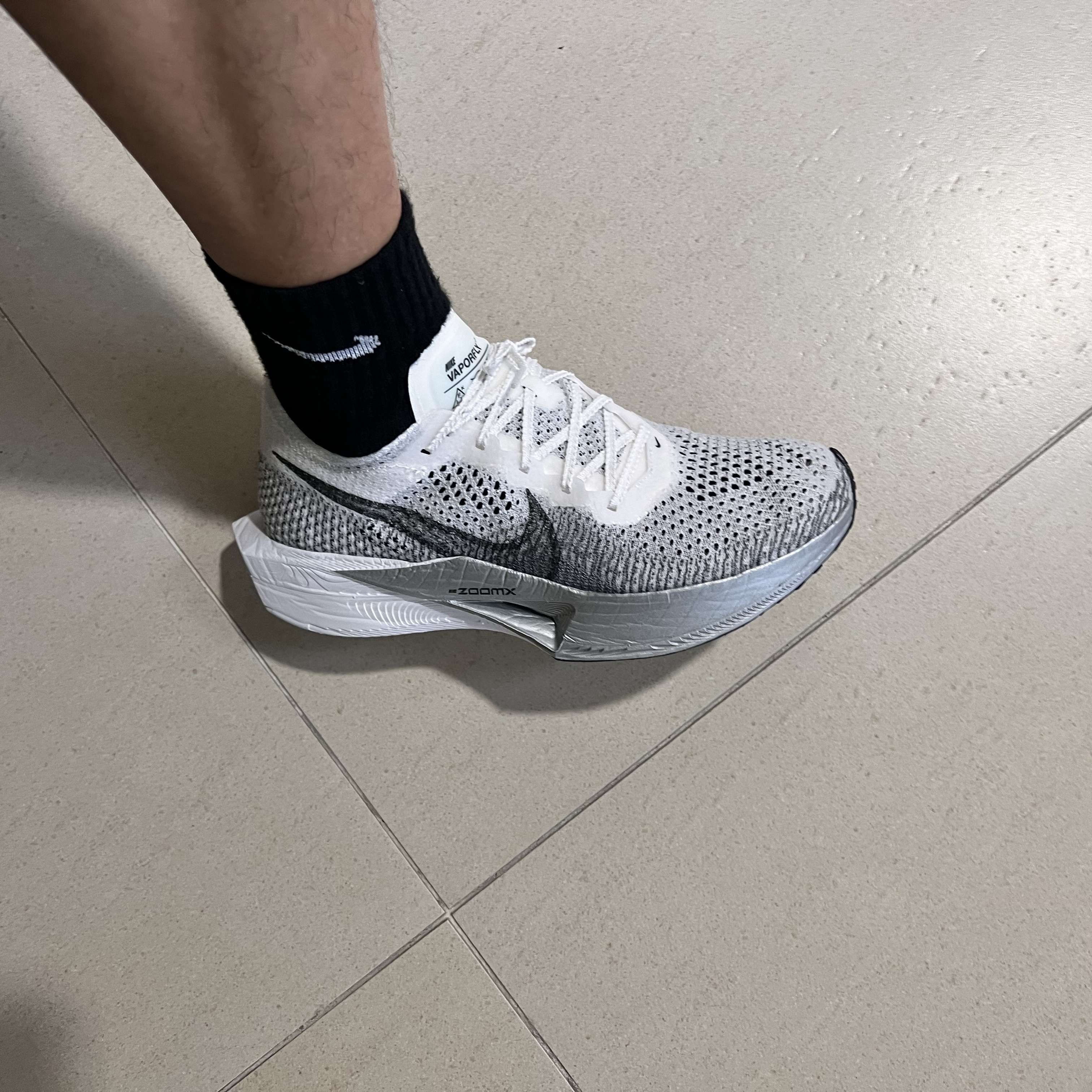 Nike ZoomX Vaporfly Next% 3 White Grey 착용 스타일