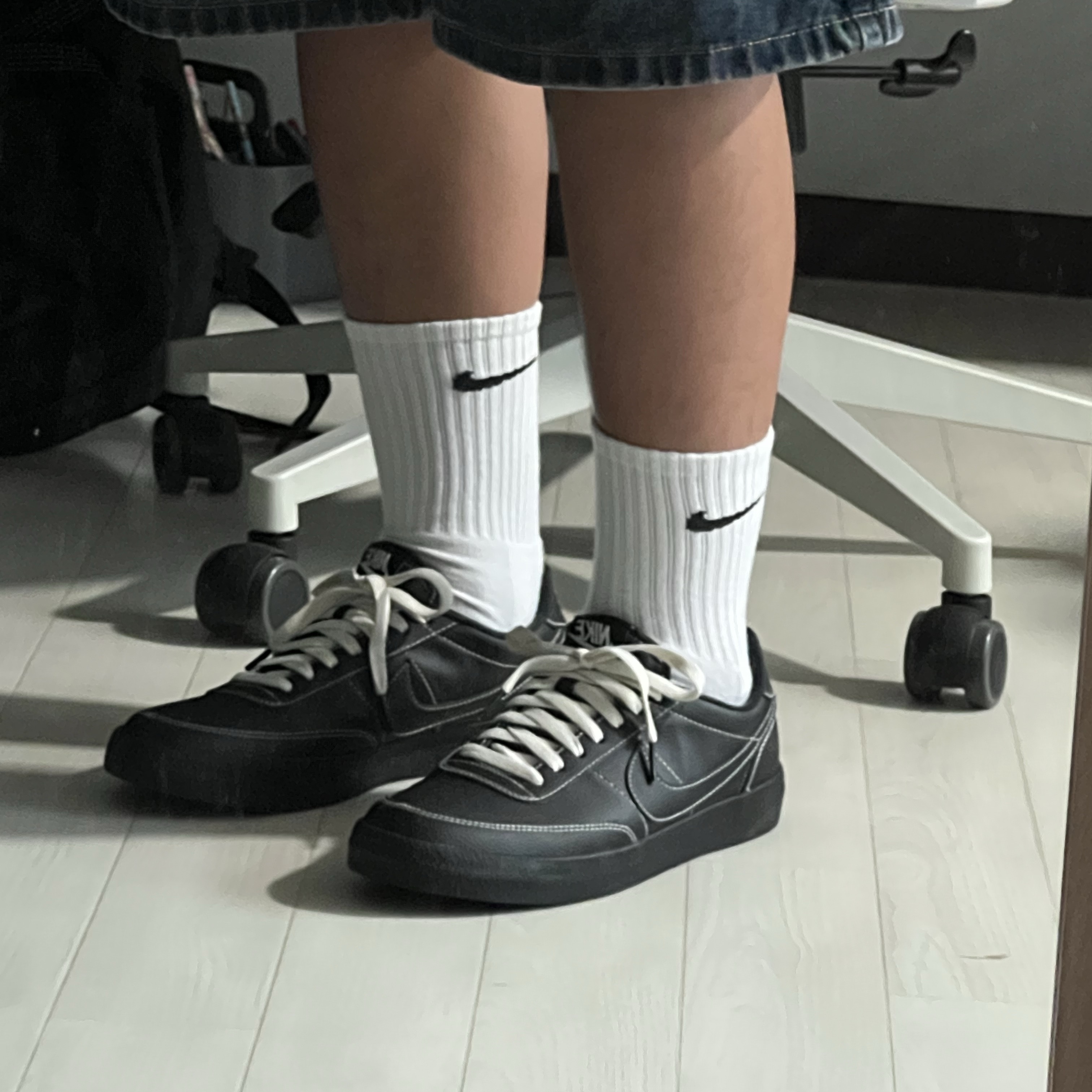 Nike Killshot 2 Black Phantom 착용 스타일 - 1