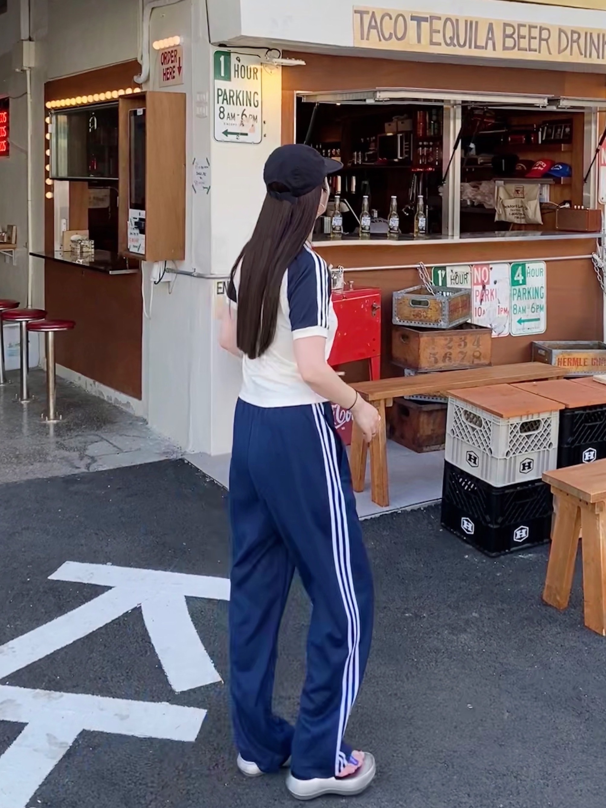 Adidas Adicolor Baggy Fit Firebird Track Pants Night Indigo - KR Sizing, (W) Adidas x Sporty & Rich T-Shirt Cream White - KR Sizing 착용 스타일