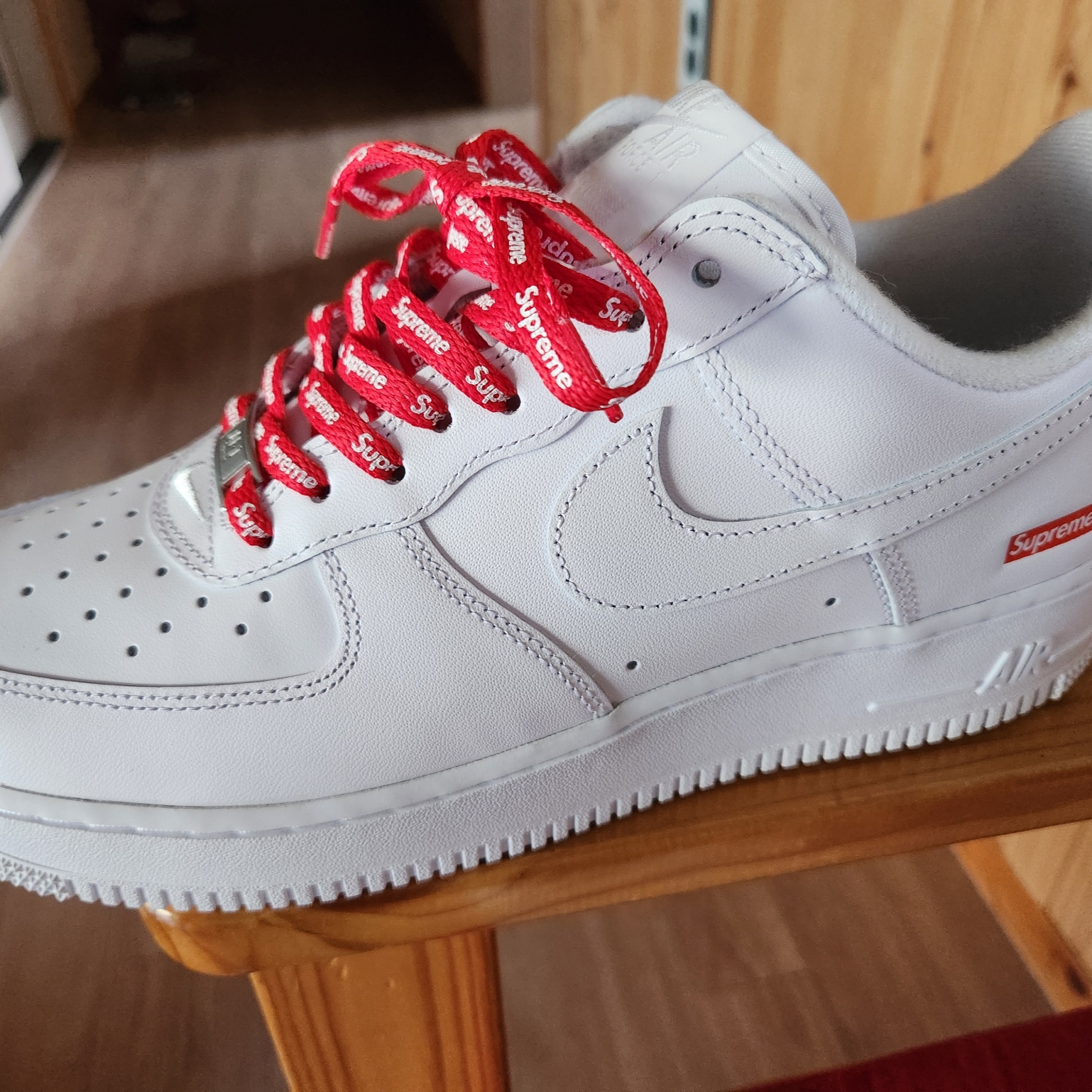 Nike x Supreme Air Force 1 Low White 착용 스타일