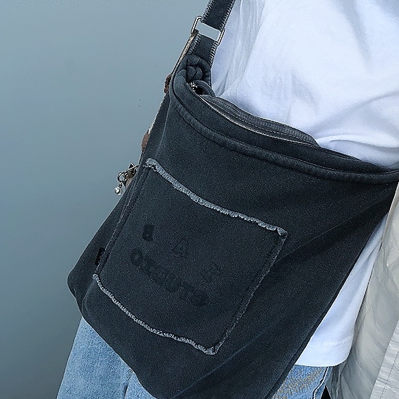 IAB Studio Pigment Bag Black, New Balance x Taw&Toe Flip Flop Black 착용 스타일 - 2