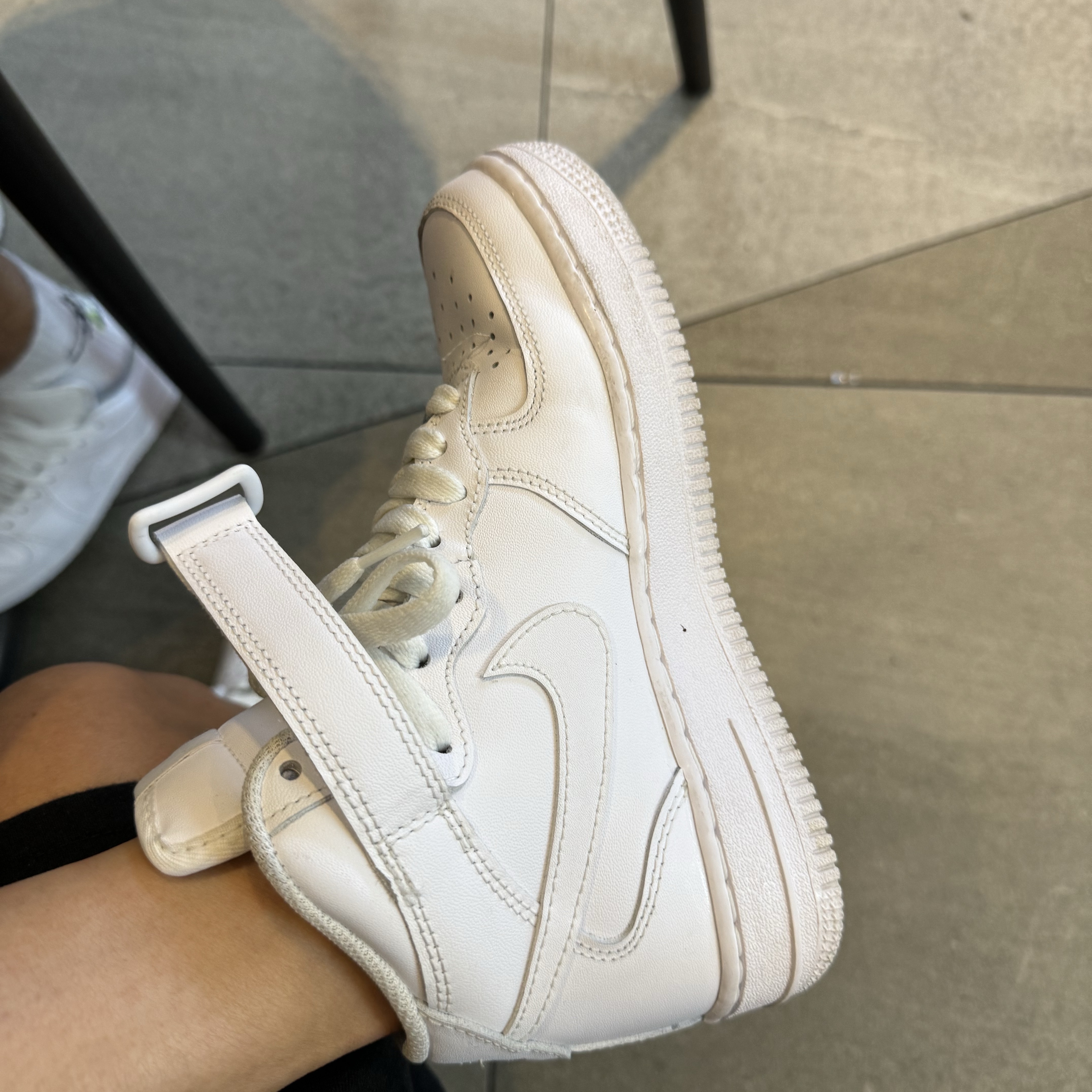 (W) Nike Air Force 1 '07 Mid White 착용 스타일