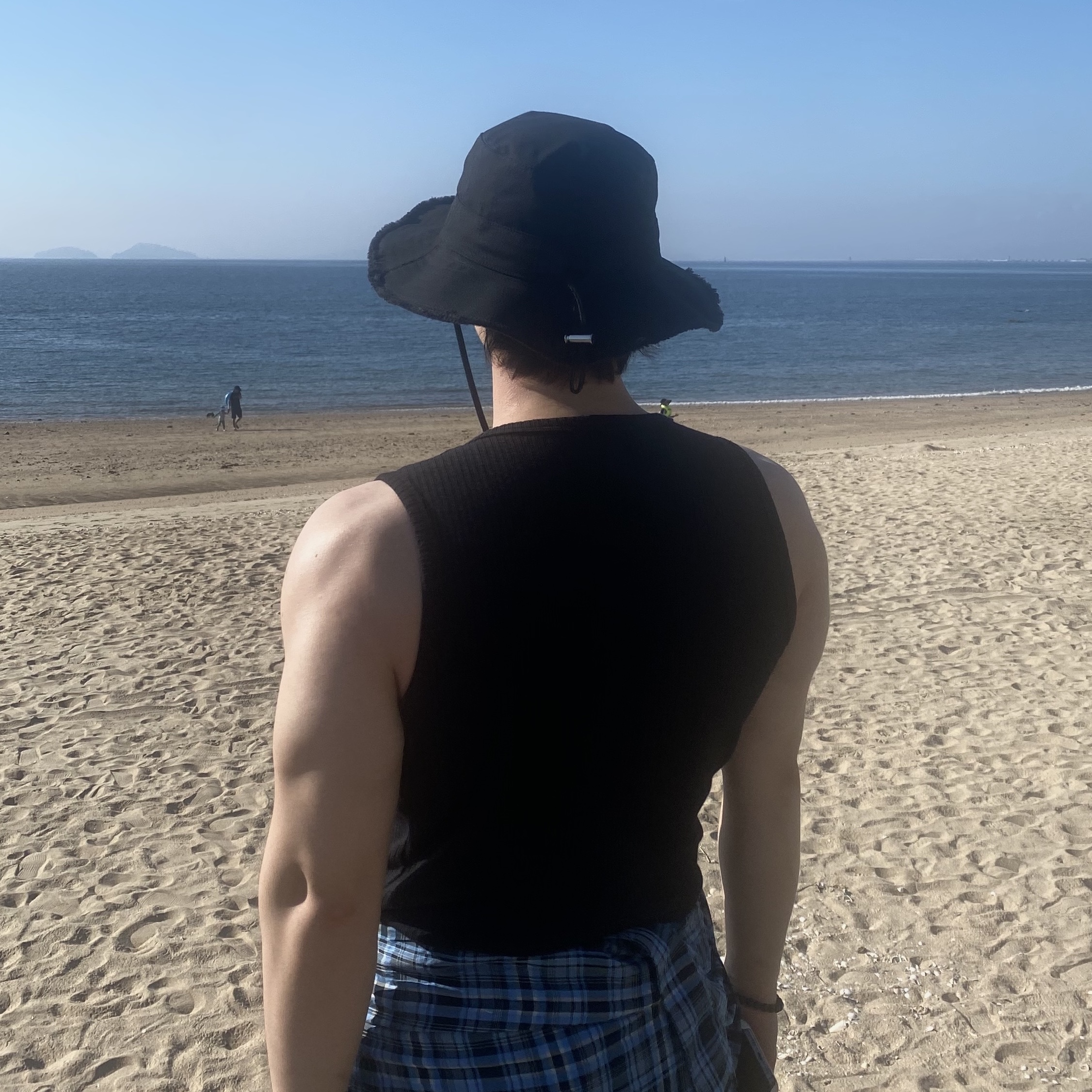 Jacquemus Le Bob Artichaut Bucket Hat Black 착용 스타일 - 1