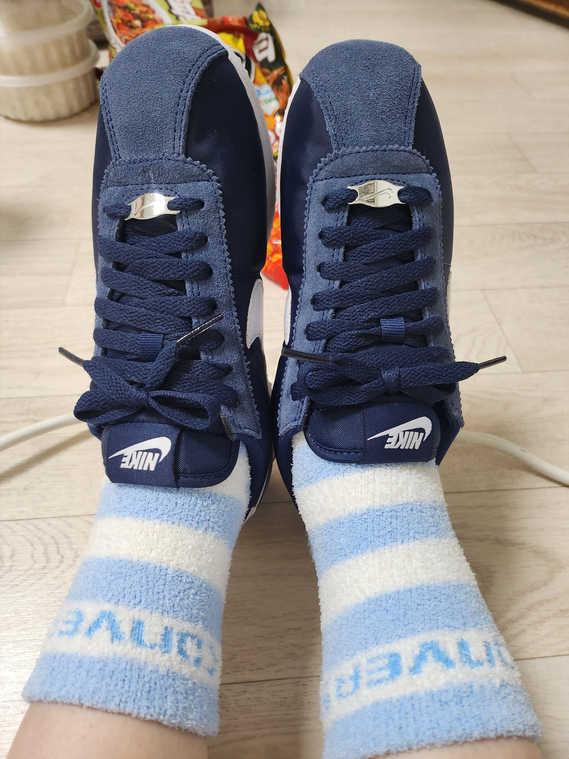 (W) Nike Cortez Midnight Navy 착용 스타일 - 1