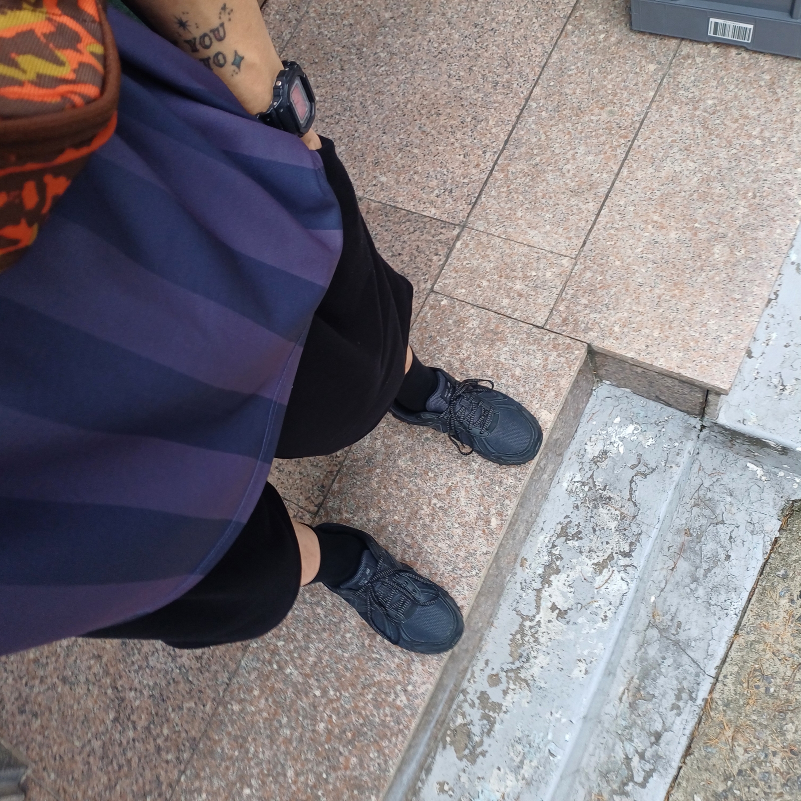 New Balance 410v5 Black - 2E Wide 착용 스타일 - 1