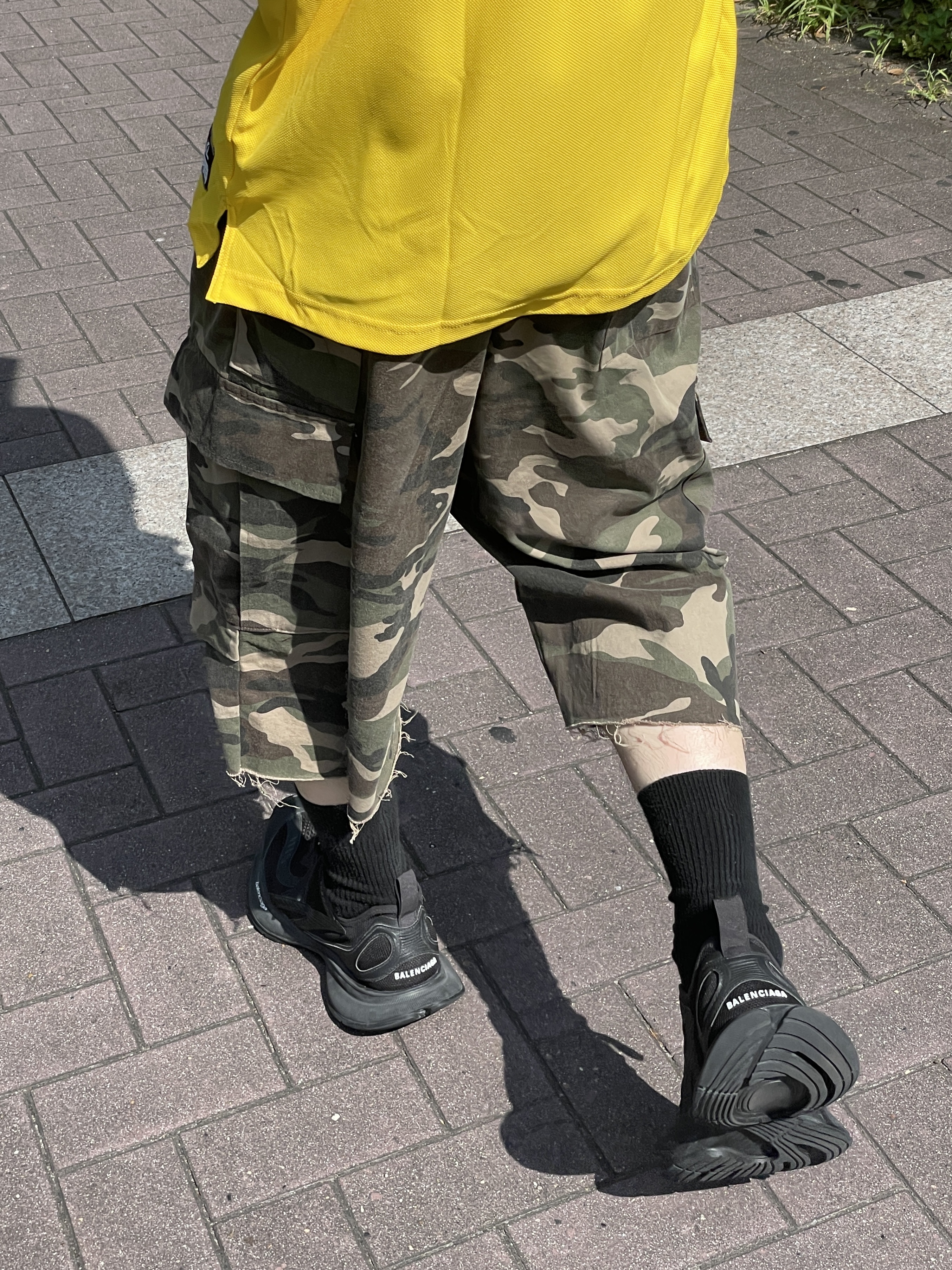 Nike Brazil 1998 Reissue Soccer Replica Jersey Varsity Maize (Non Marking Ver.), Balenciaga Circuit Sneaker Black 착용 스타일 - 2
