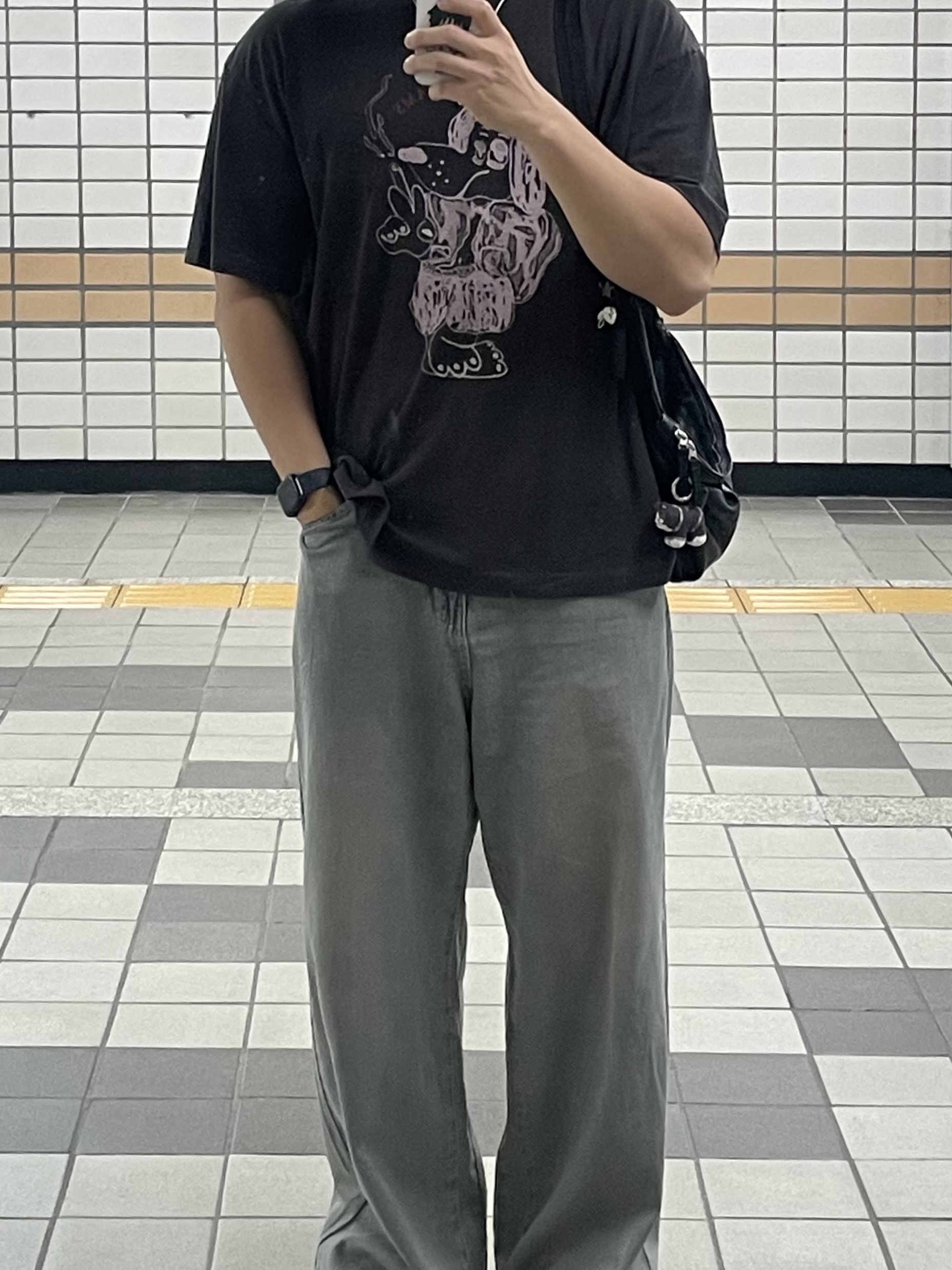 Polyteru Calf Bag Black Lambskin 착용 스타일