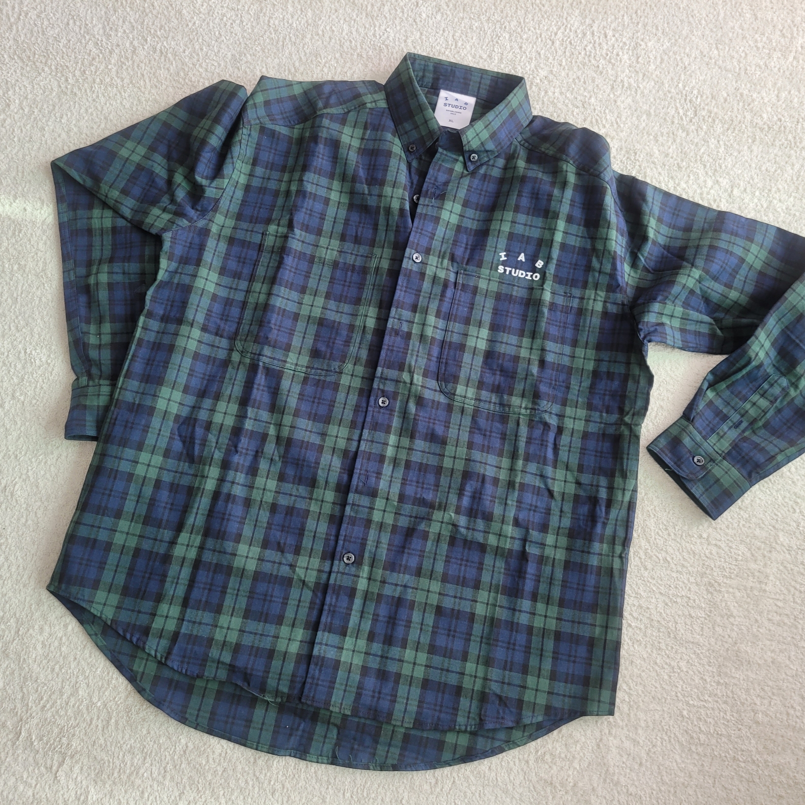 IAB Studio Blackwatch Tartan Shirt Blue Green 착용 스타일