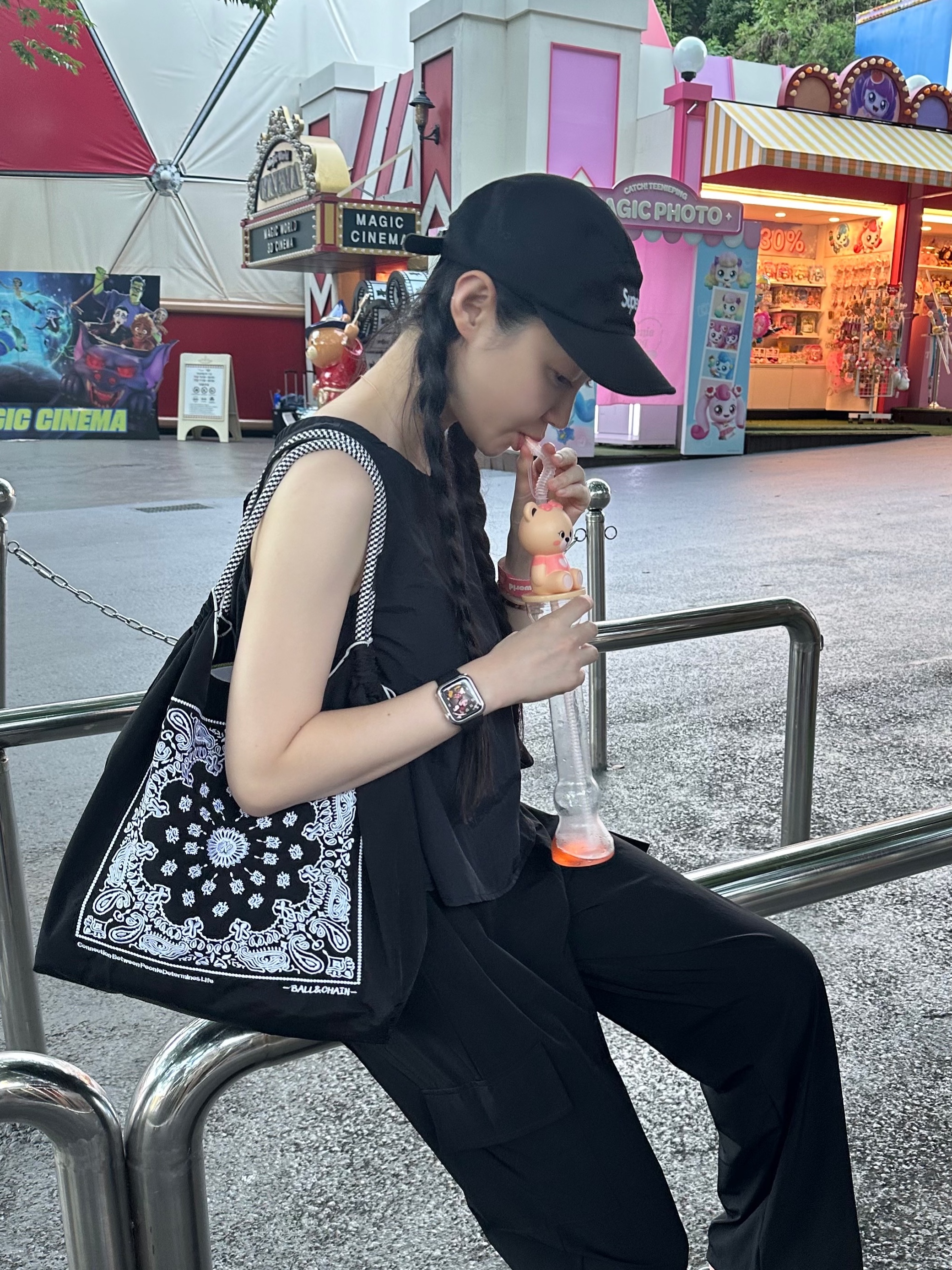 Supreme Washed Chino Twill Camp Cap Black 착용 스타일 - 2