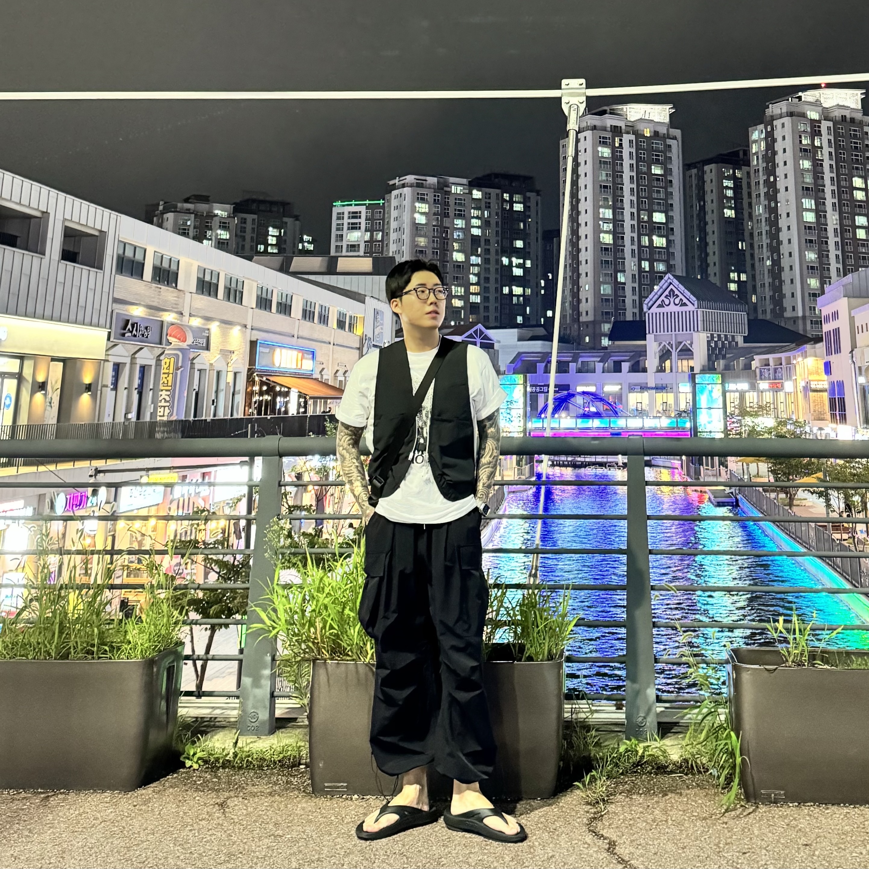 Oofos OOriginal Black 착용 스타일