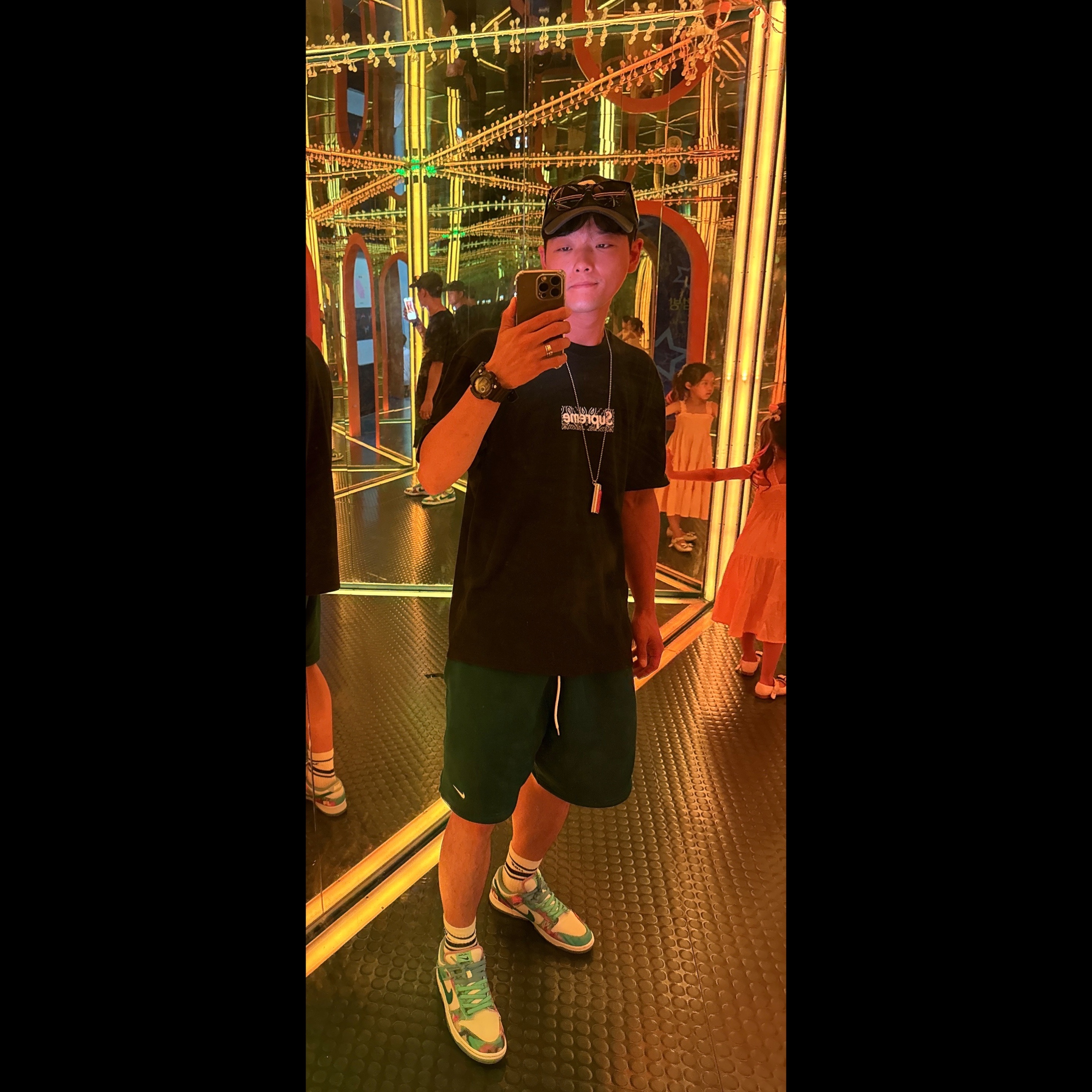 Palace Washed Twill P 6-Panel Navy - 22SS, Oakley x Fragment Frogskins Yellow Polished Black Frame Prizm Grey Lenses Low Bridge Fit 착용 스타일 - 3