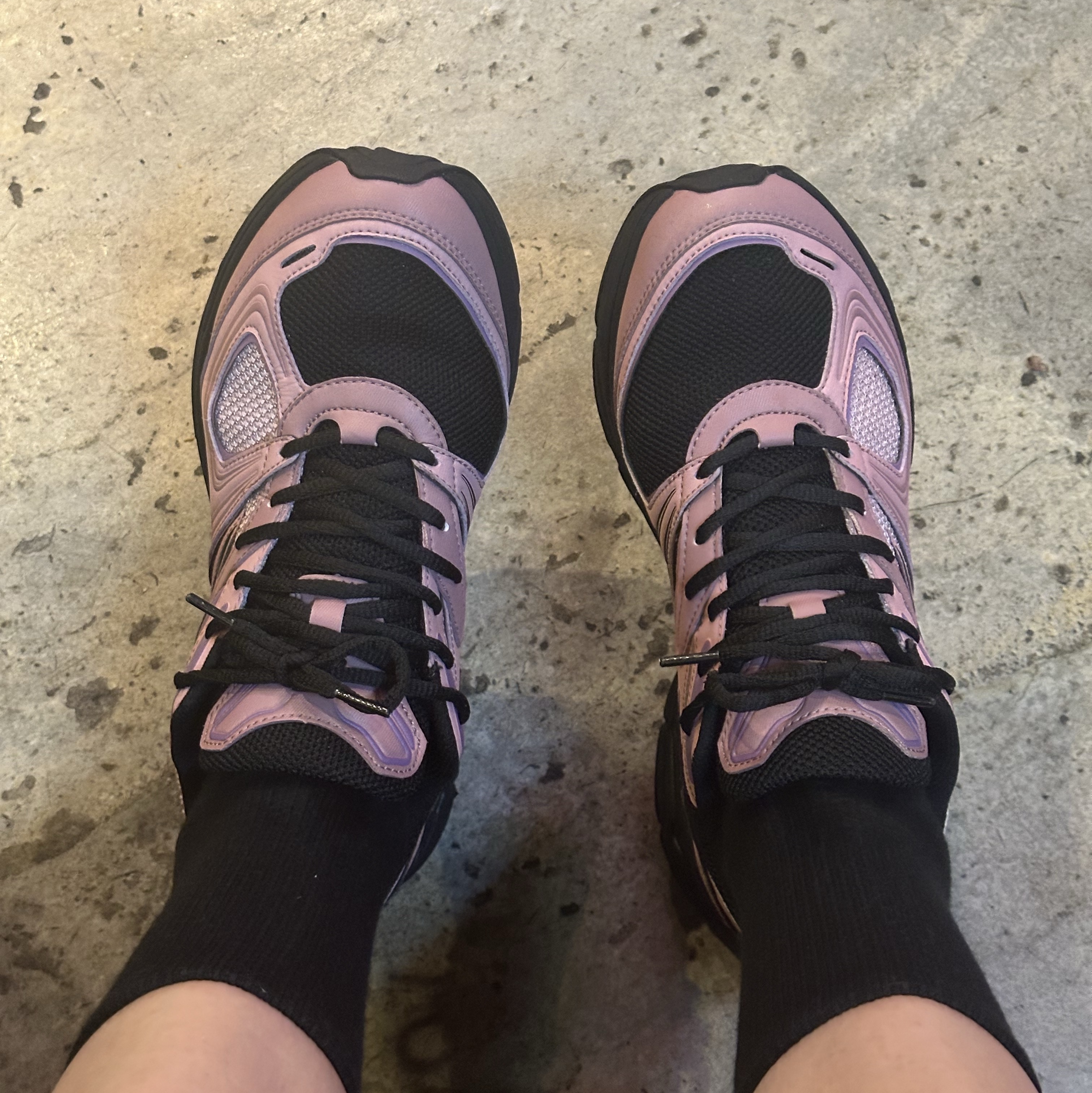 Fila Interun Pink Black 착용 스타일 - 2