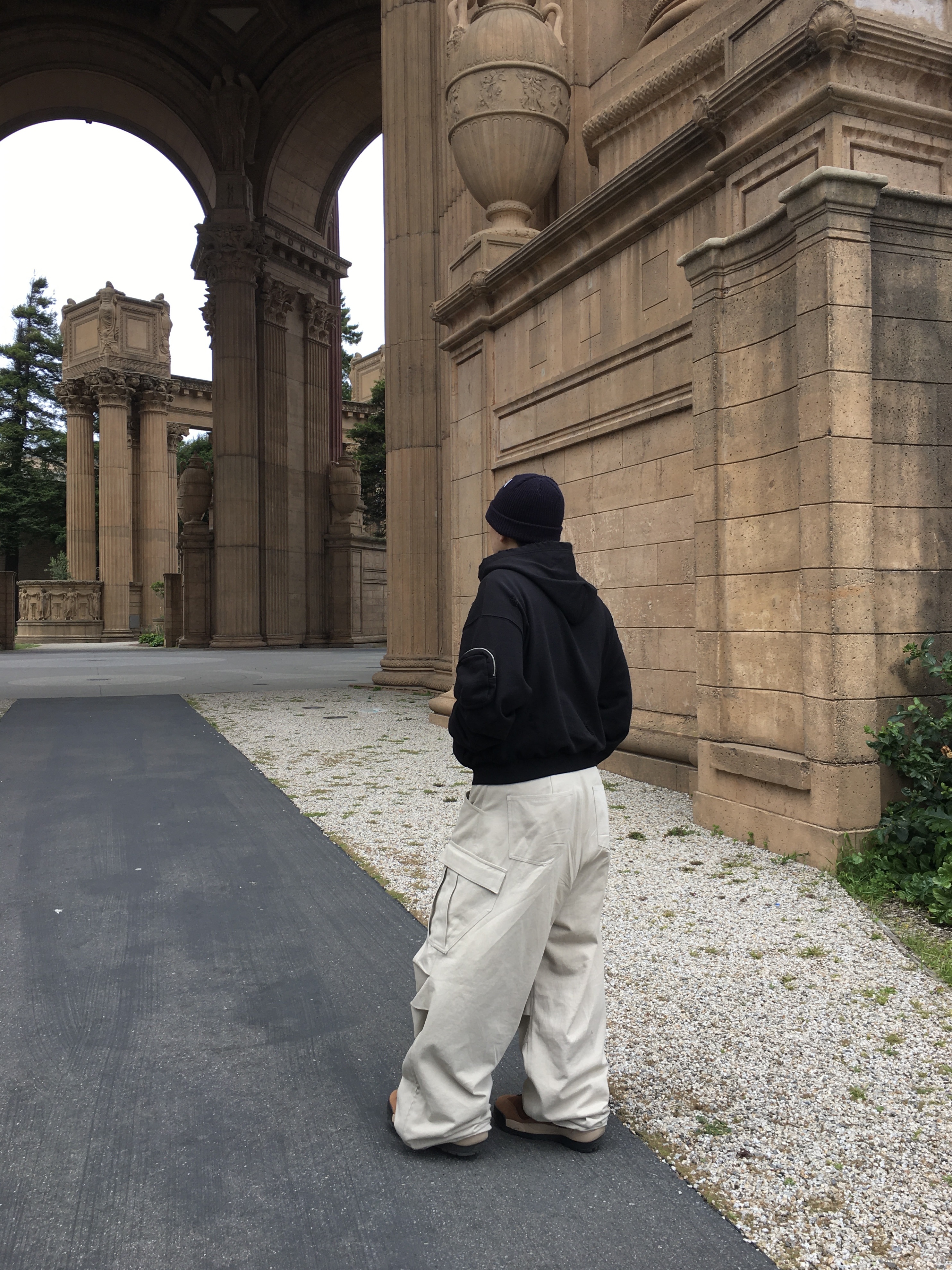 OMO 3D Pocket Zip-Up Hoodie Black, Nonnod Side Zip Cargo Pants Beige 착용 스타일 - 2