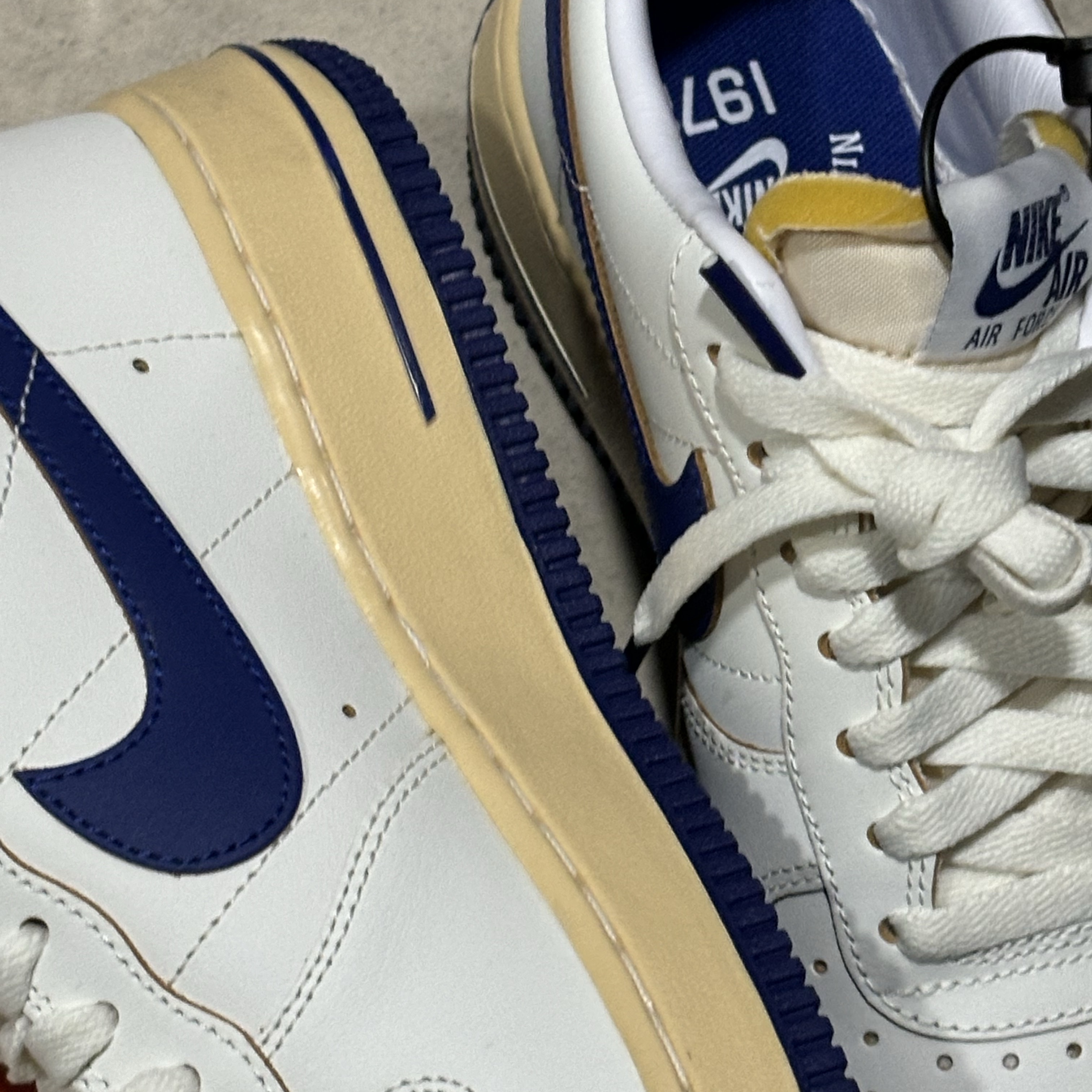 (W) Nike Air Force 1 '07 Sail Pale Vanilla 착용 스타일