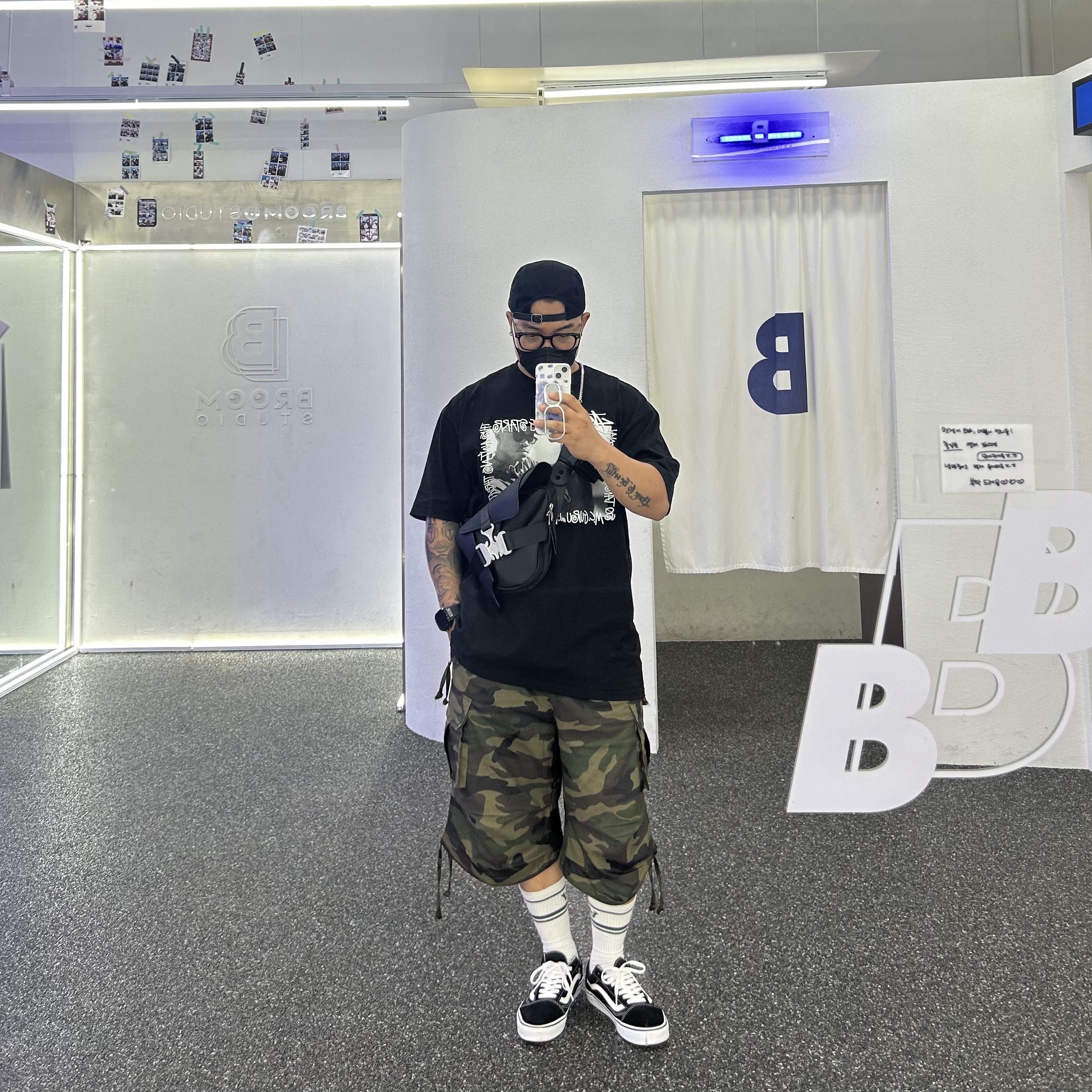 Stussy x Gang Starr Take It Personal T-Shirt Black, Thevinylhouse Western Cargo Shorts Camo 착용 스타일