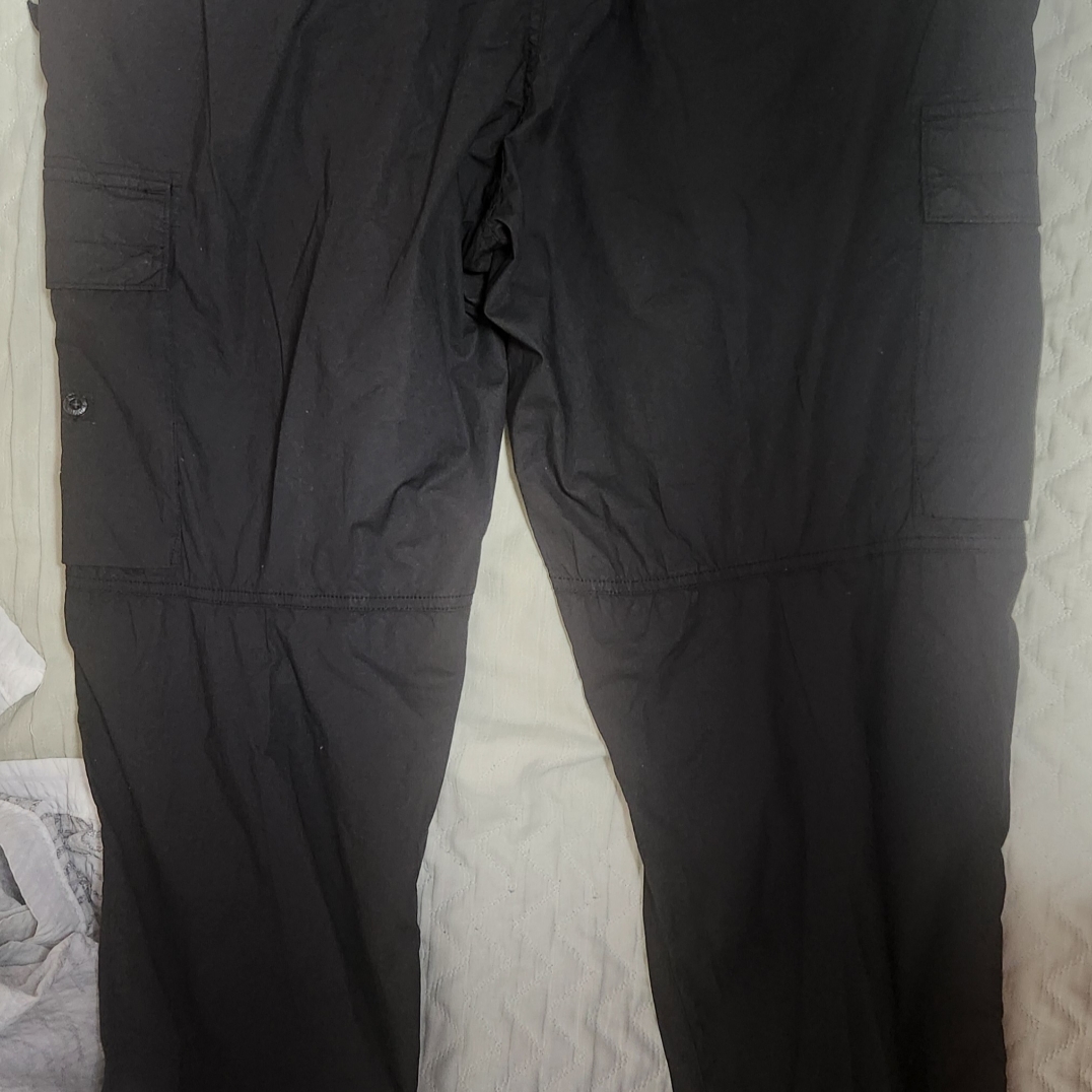 Stone Island 31303 Stretch Cotton Tela Paracadute Cargo Pants Black - 24SS 착용 스타일 - 1