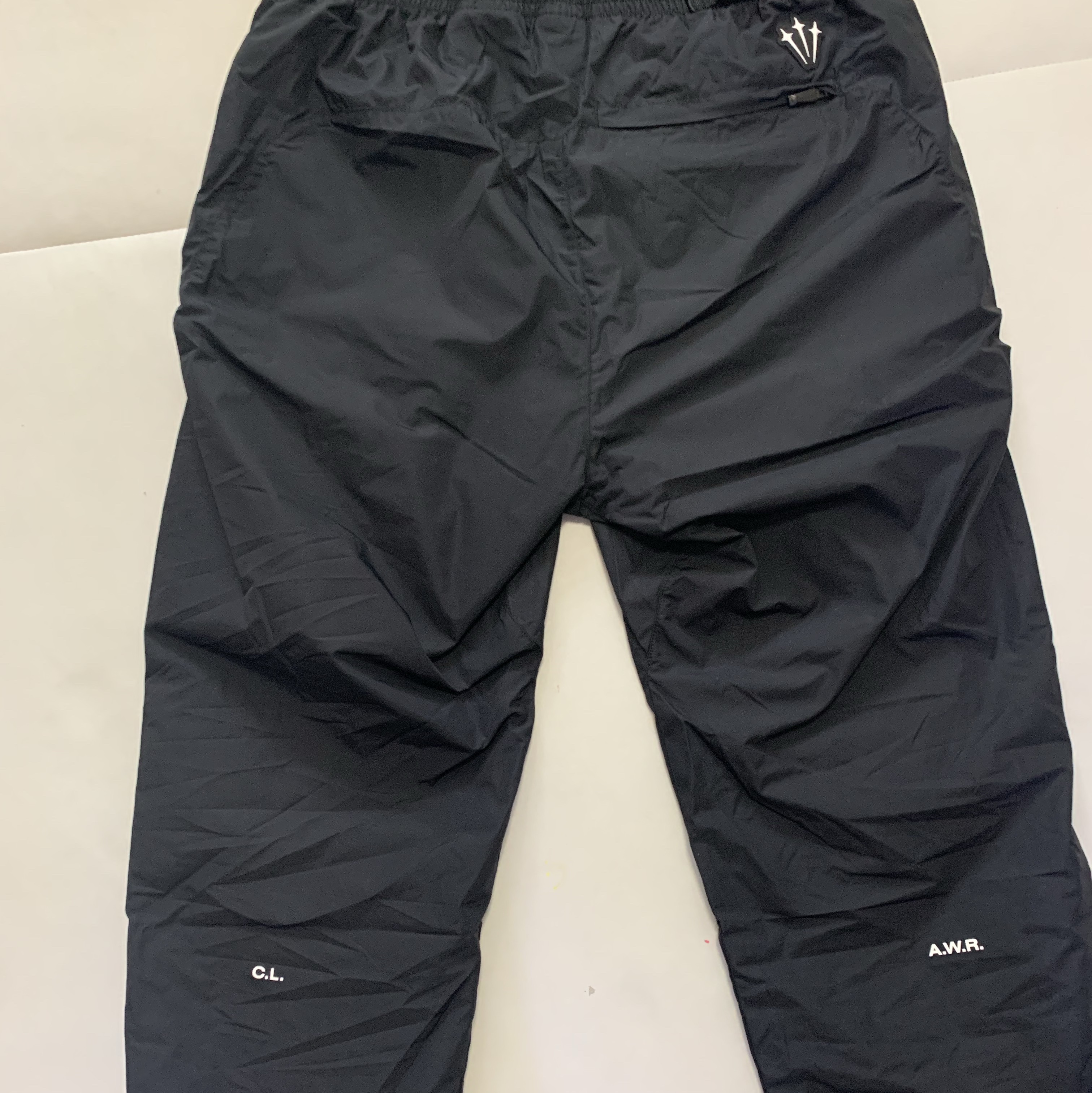 Nike x Drake Nocta Woven Track Pants Anthracite (FN7668-060) 착용 스타일