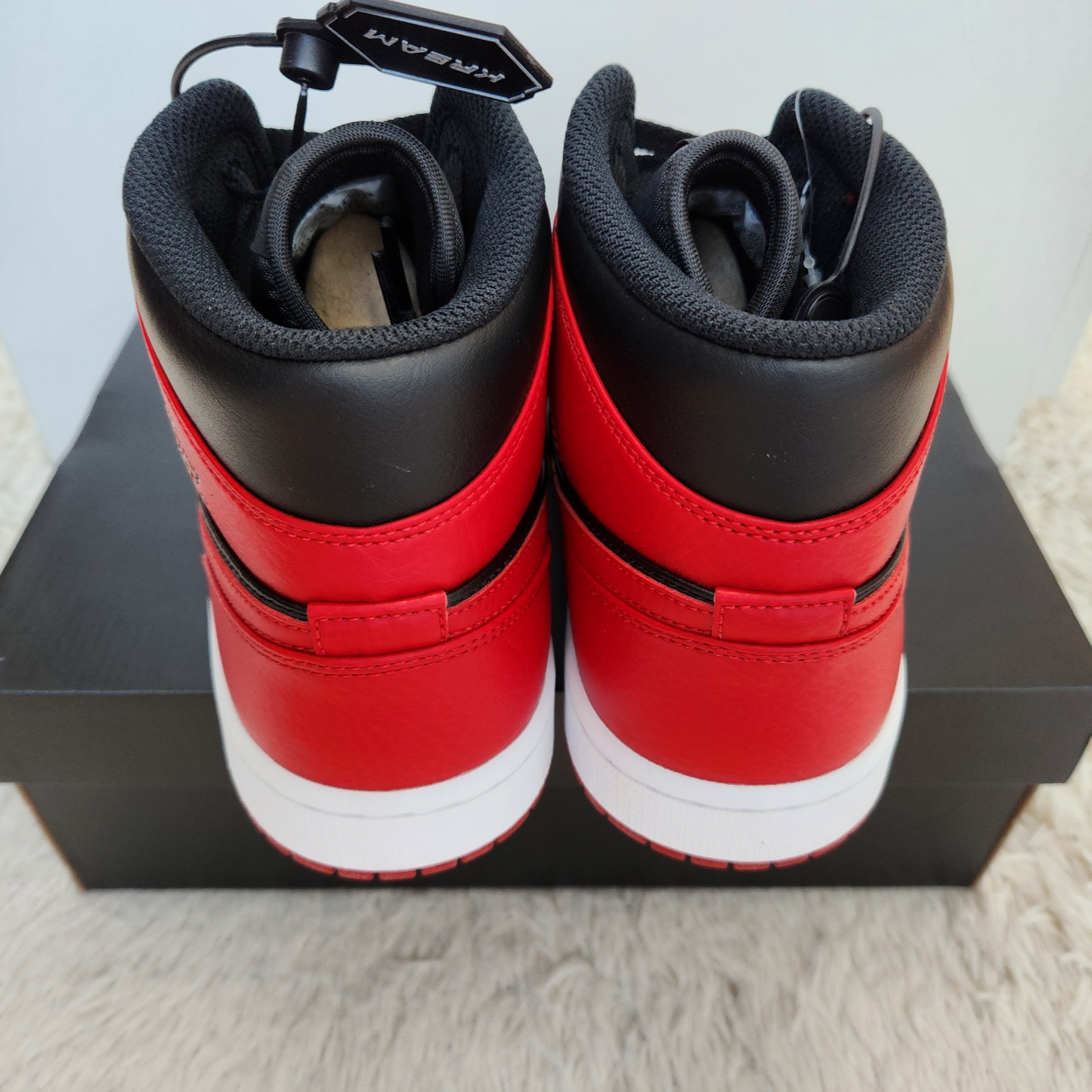Jordan 1 Mid Bred Banned 2020 착용 스타일