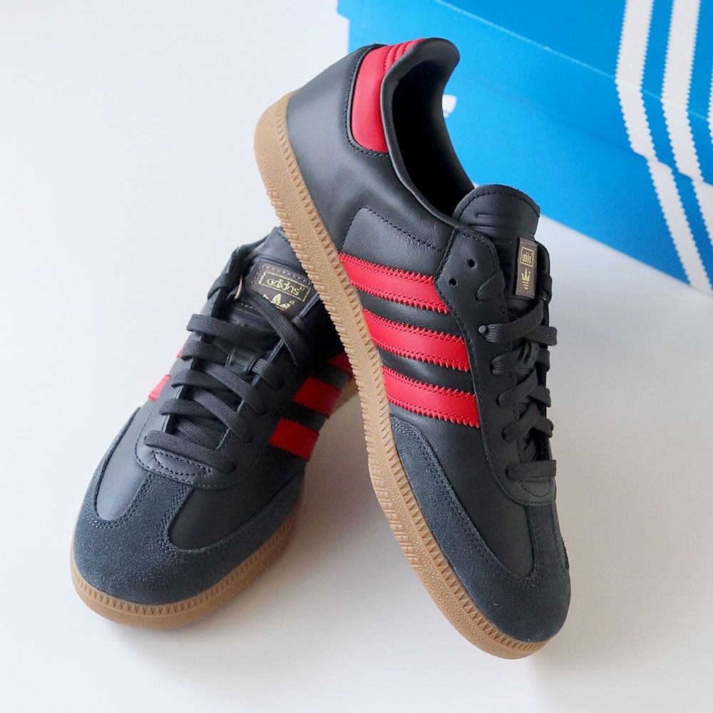 Adidas Samba OG Carbon Better Scarlet 착용 스타일 - 2