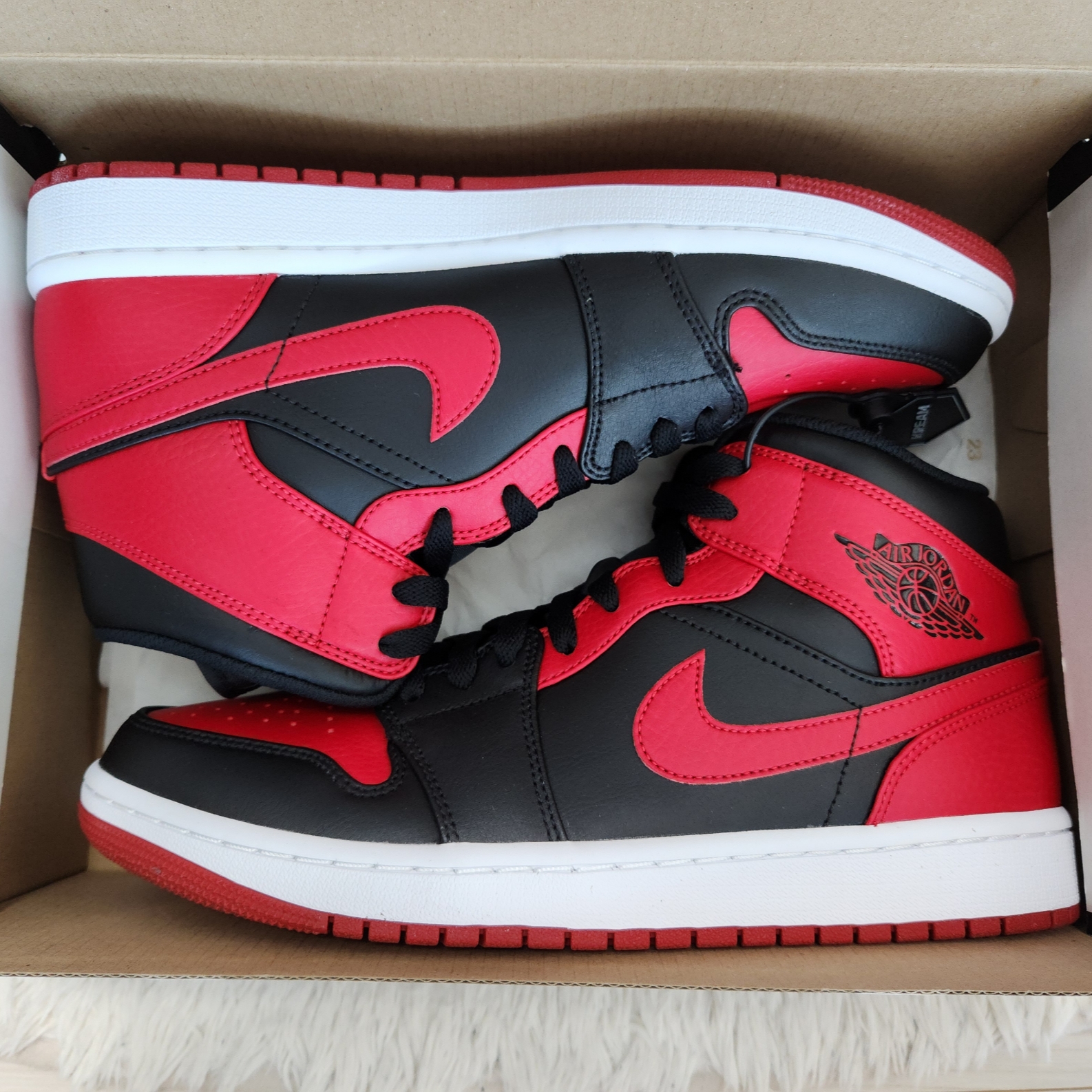 Jordan 1 Mid Bred Banned 2020 착용 스타일