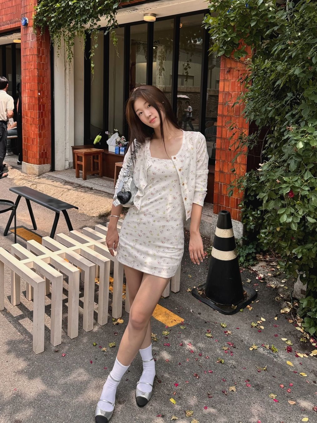 Carlyn Ginna Silver_H74109010S, Carlyn Ginna Blue_H74109010U 착용 스타일
