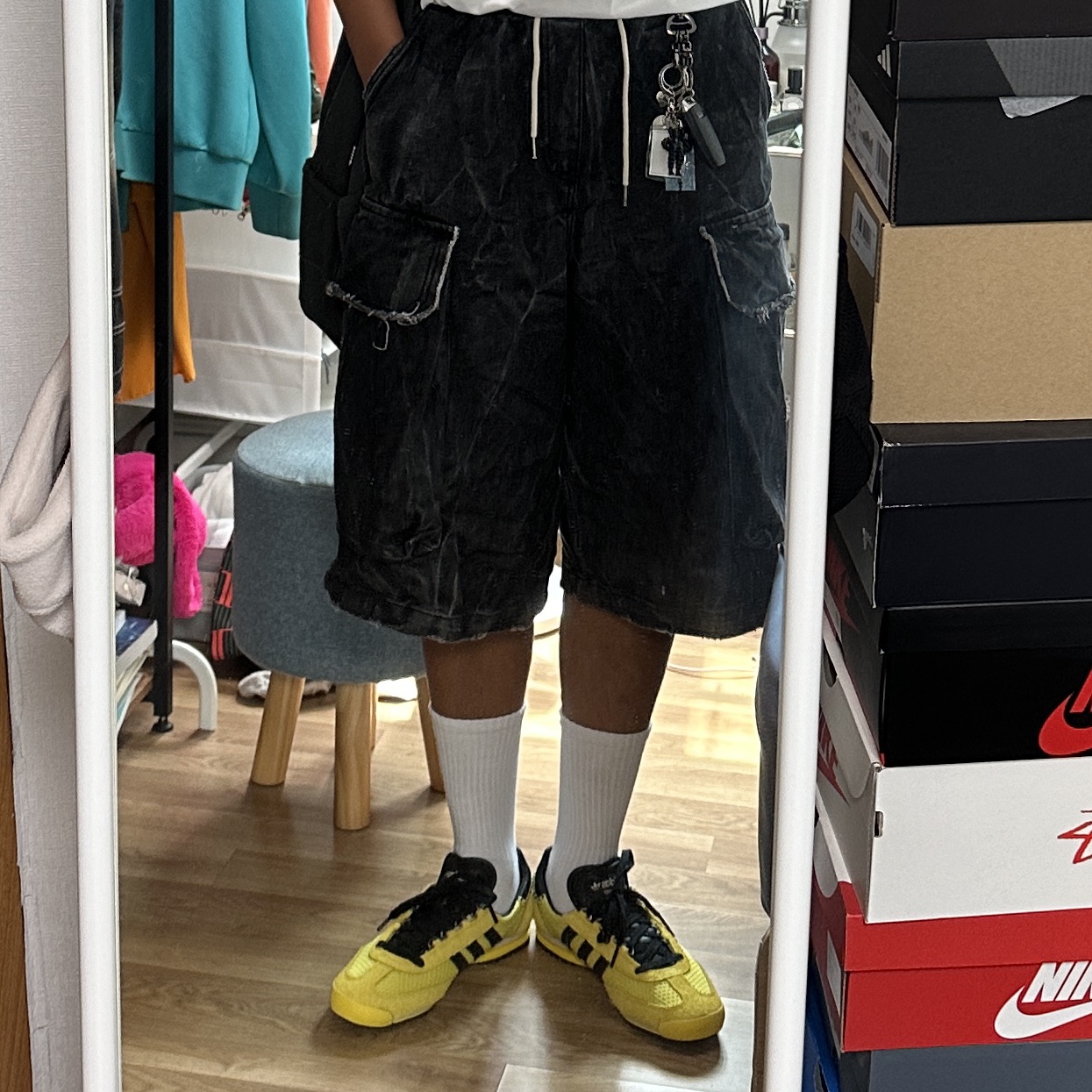 Adidas x Wales Bonner SL 76 Yellow Core Black, Stussy Small Stock Crew Socks White (3 Pack) 착용 스타일 - 1