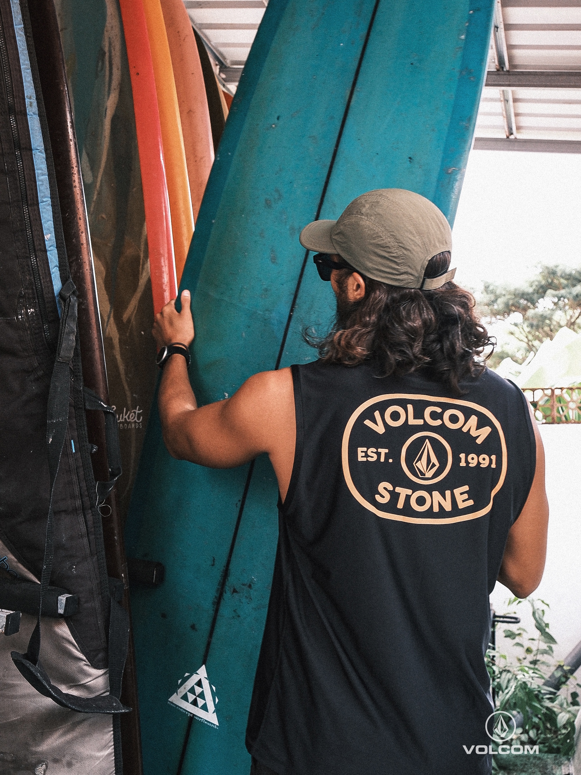 Volcom Produce Stamp Muscle Rash Guard Black 착용 스타일