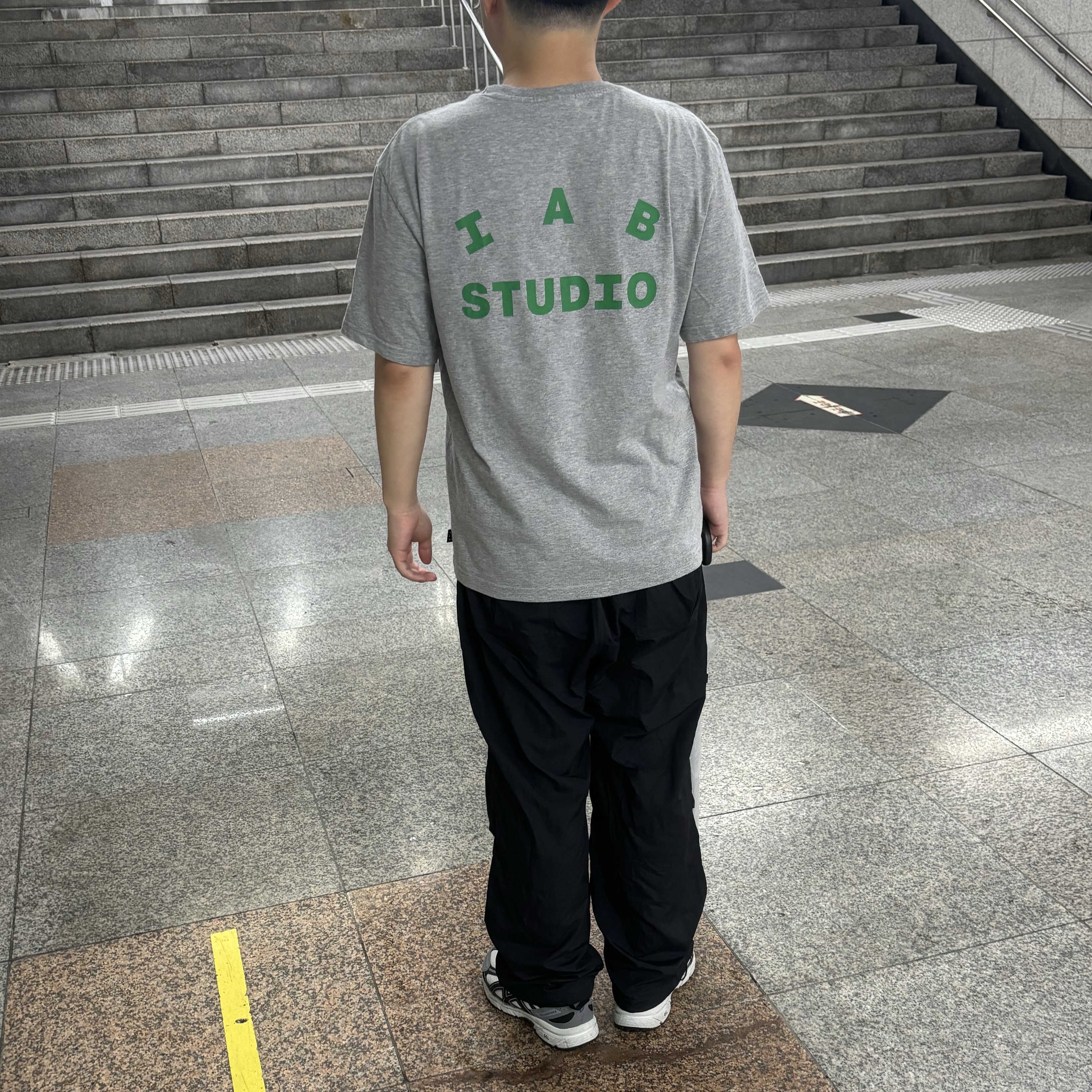 IAB Studio T-Shirt Gray Green - 22FW, Asics Gel-Venture 6 SPS Glacier Grey 착용 스타일 - 1