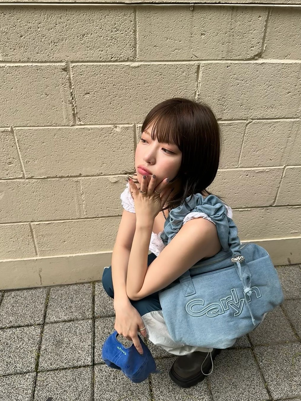 Carlyn Tia Denim Blue_H74104020DU, Carlyn Tia Pink_H74104020P 착용 스타일