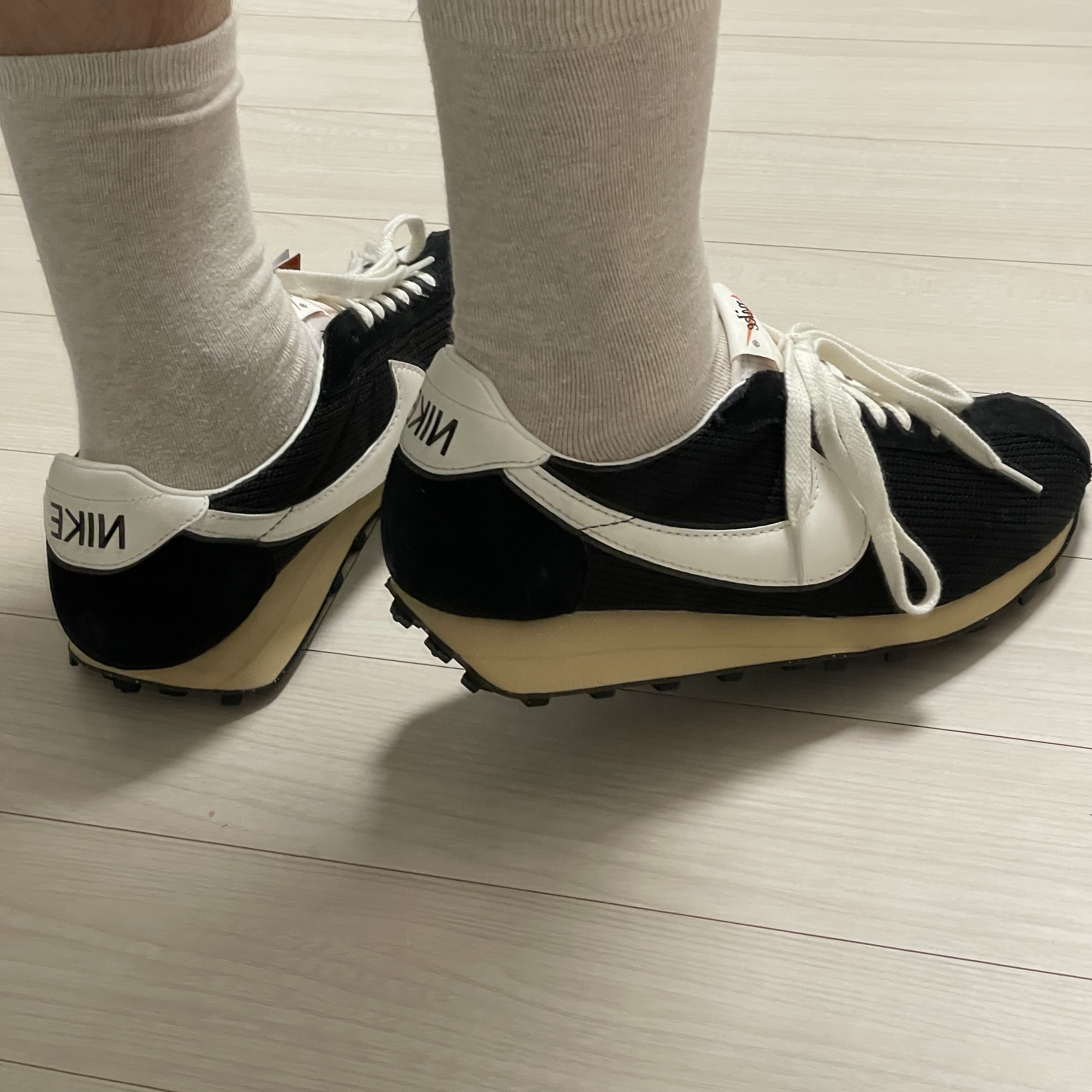 Nike LD-1000 SP Black and Sail 착용 스타일 - 1