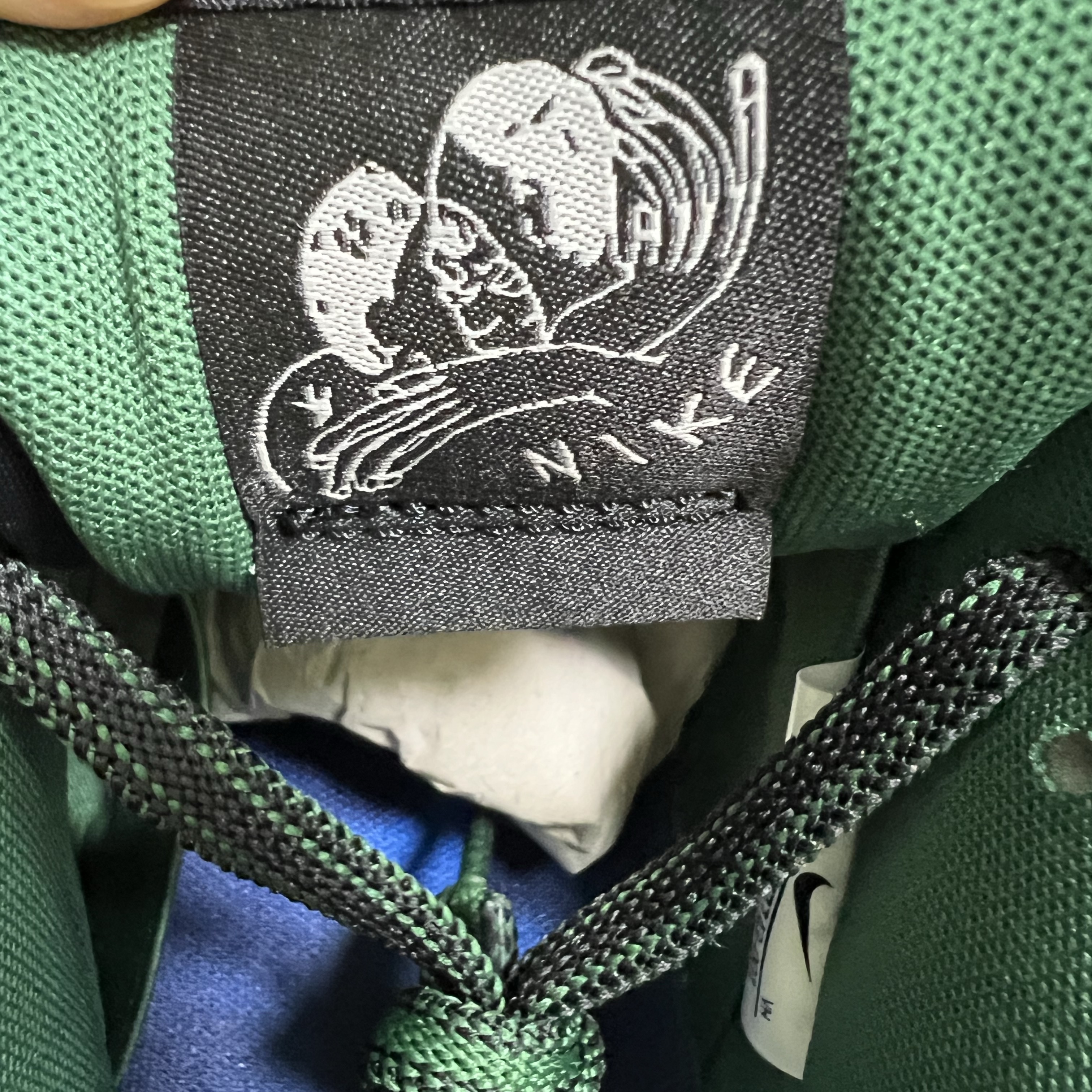 Nike x There SB Dunk Low Pro Anthracite and Gorge Green 착용 스타일 - 8