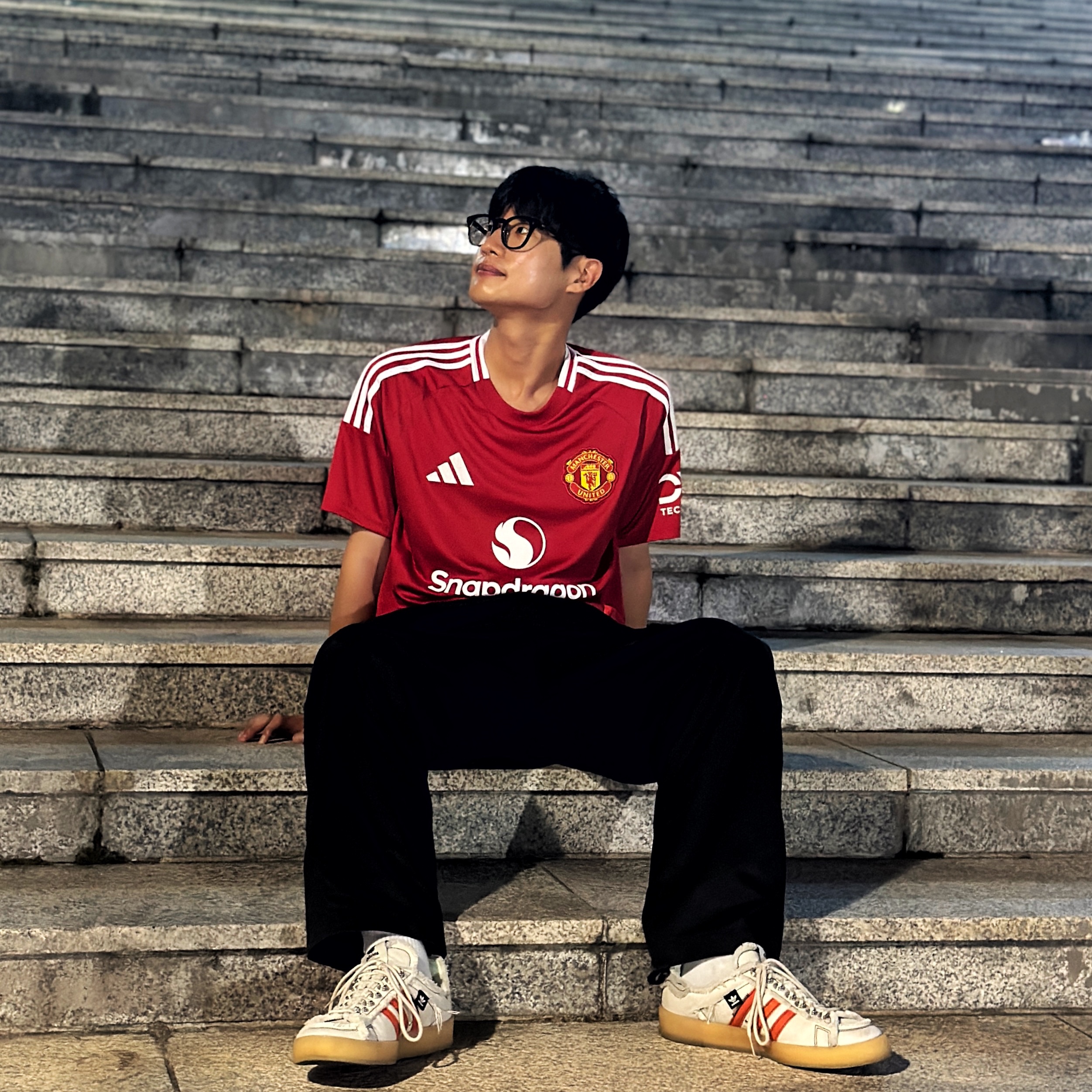 Adidas Manchester United 2024/25 Home Jersey Manchester United FC Red - KR Sizing (Non Marking Ver.), Adidas x Song for the Mute Campus 80s Bliss Core Black 착용 스타일
