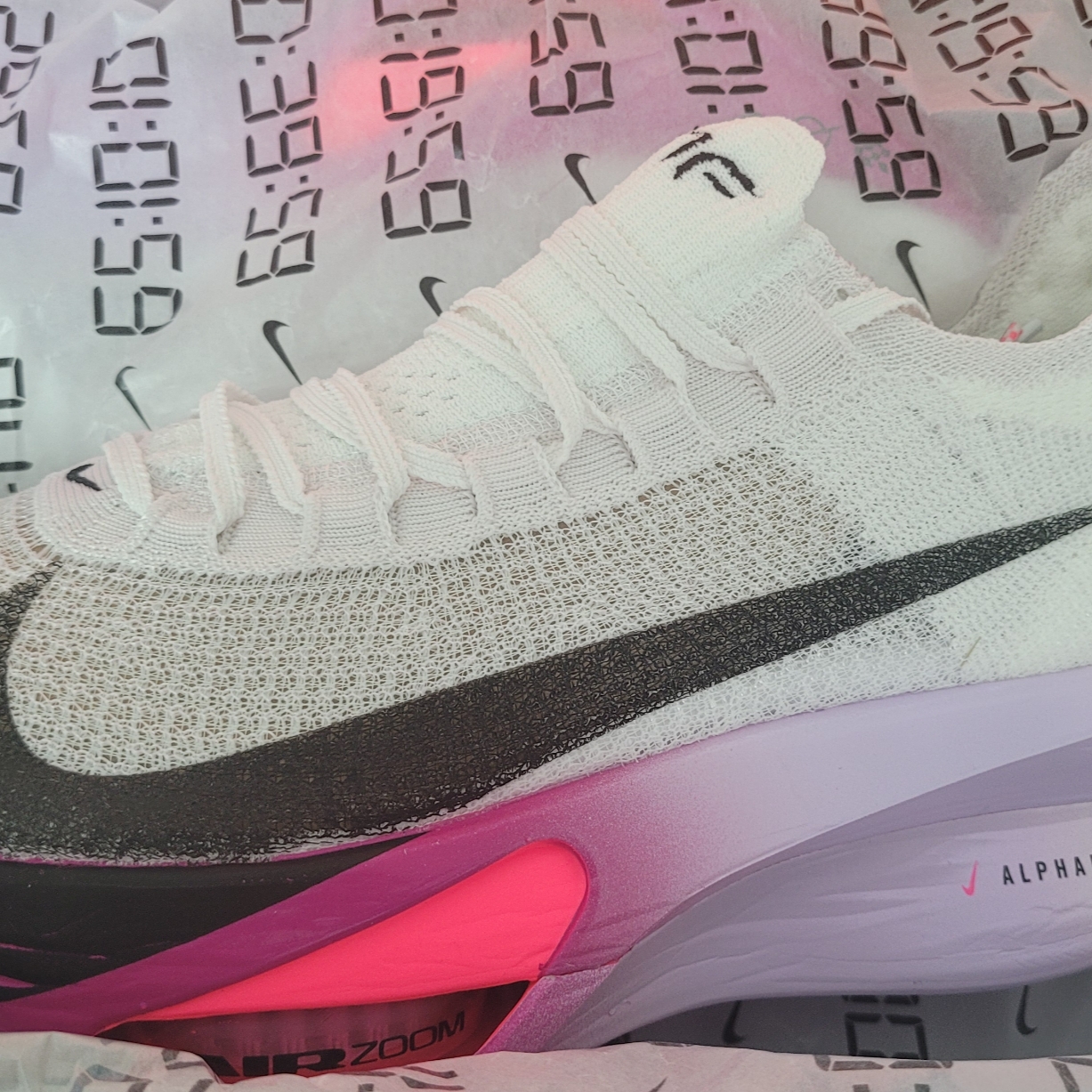 Nike Air Zoom Alphafly Next% 3 Hyper Pink 착용 스타일 - 3