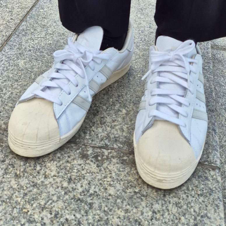 Adidas Superstar 82 White Orbit Grey 착용 스타일