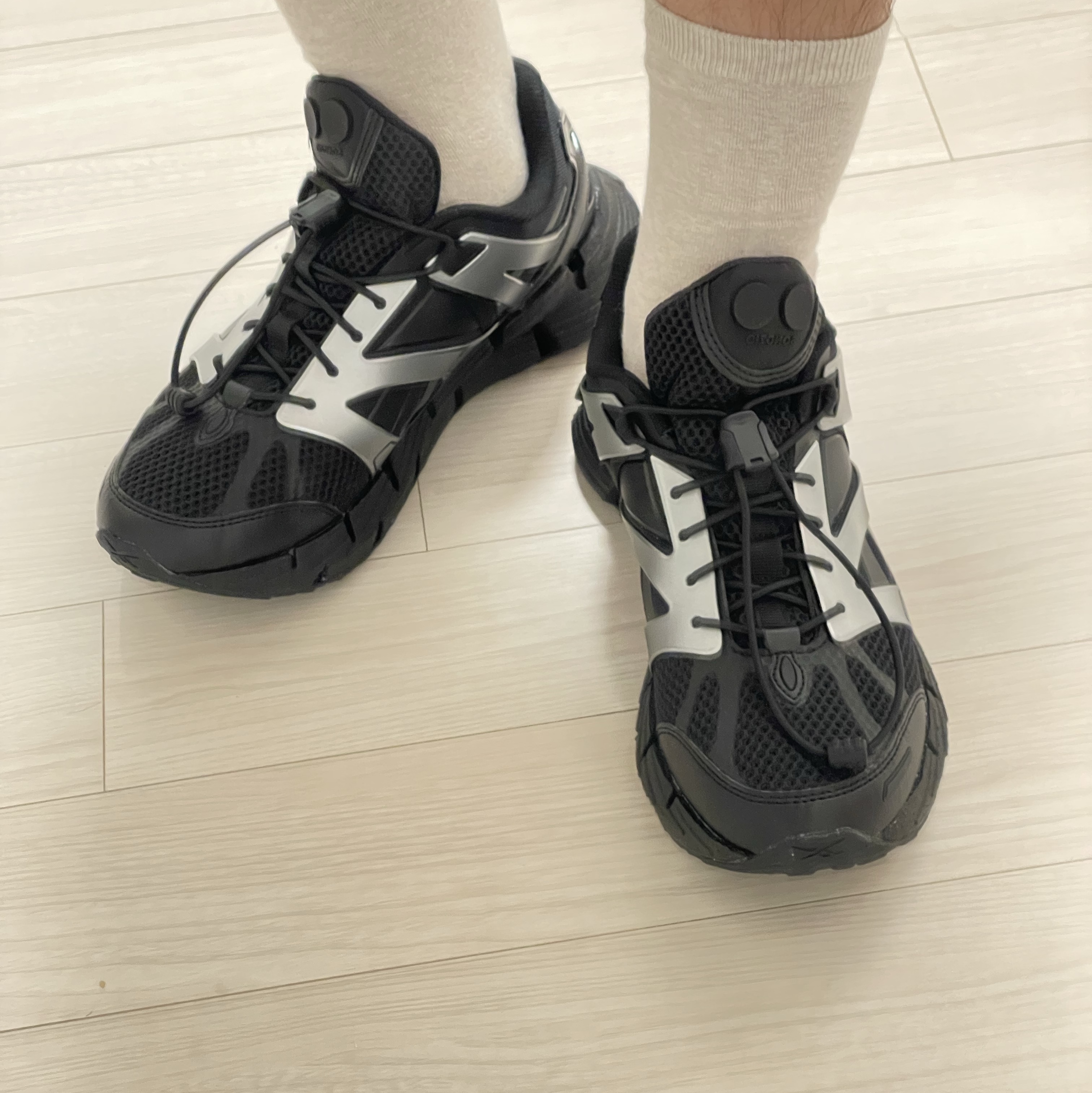 Reebok x Songzio Premier Floatzig Shadow Black 착용 스타일 - 2