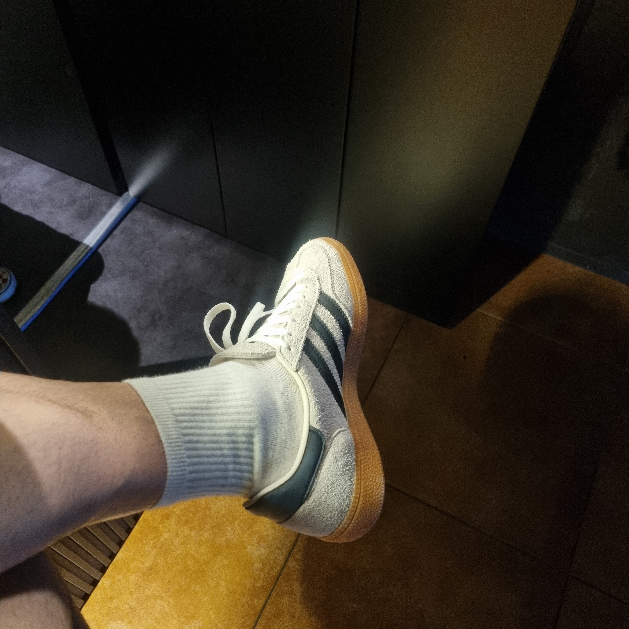 (W) Adidas Spezial Handball Aluminium Core Black 착용 스타일