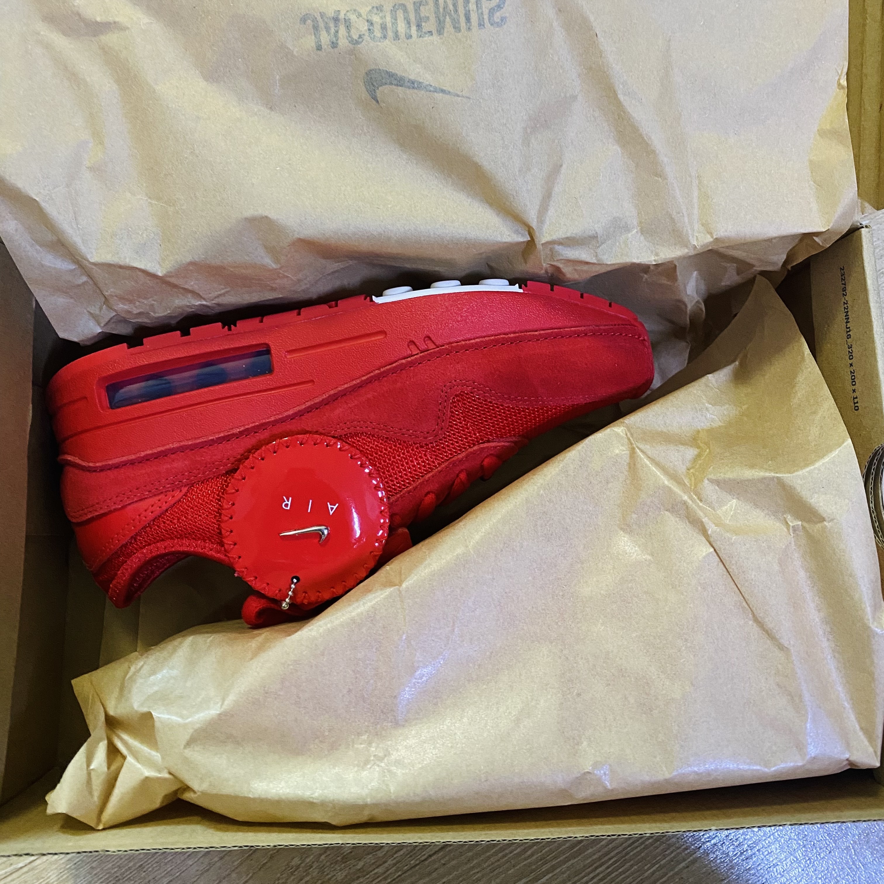 Nike x Jacquemus Air Max 1 '86 University Red and Metallic Silver 착용 스타일