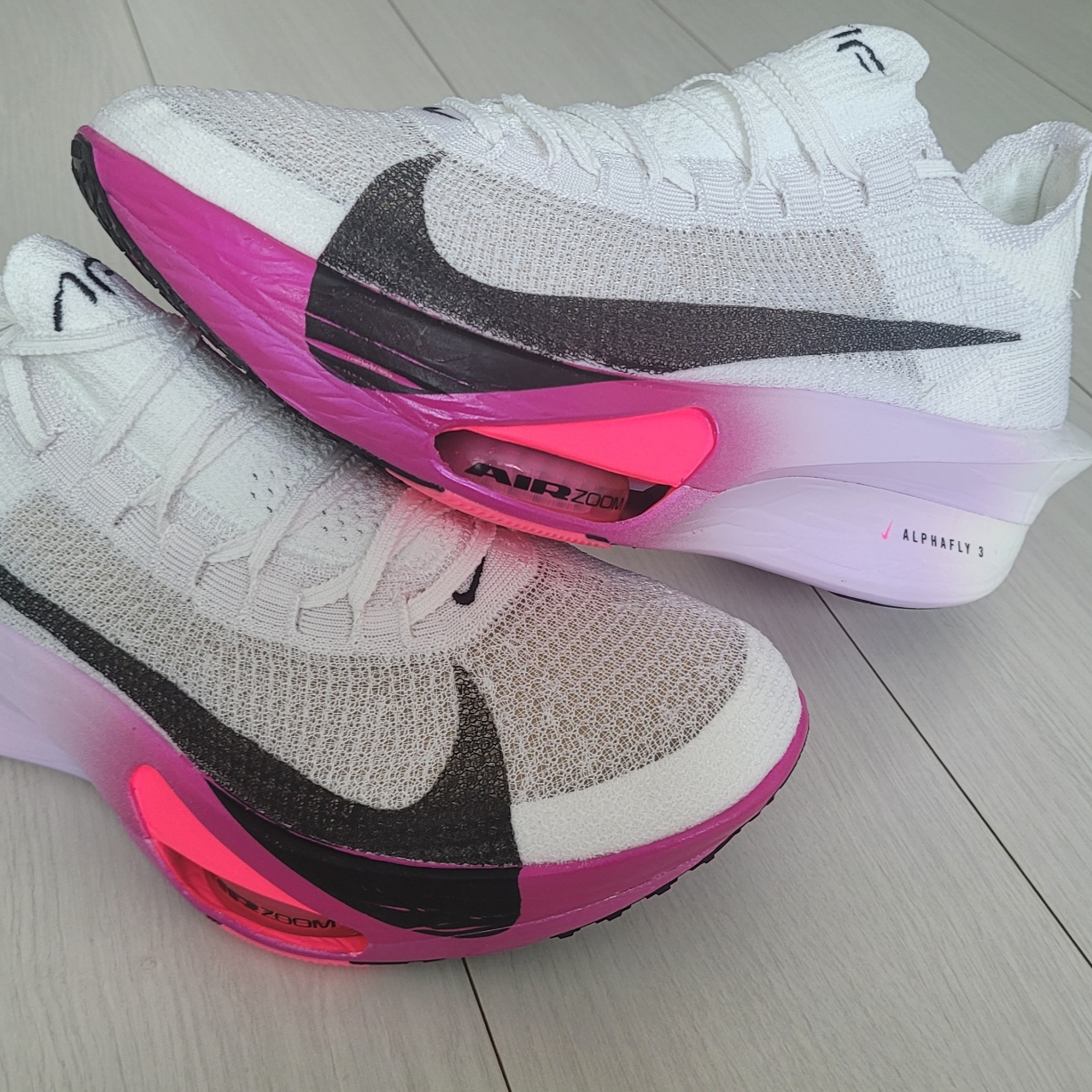 Nike Air Zoom Alphafly Next% 3 Hyper Pink 착용 스타일 - 2