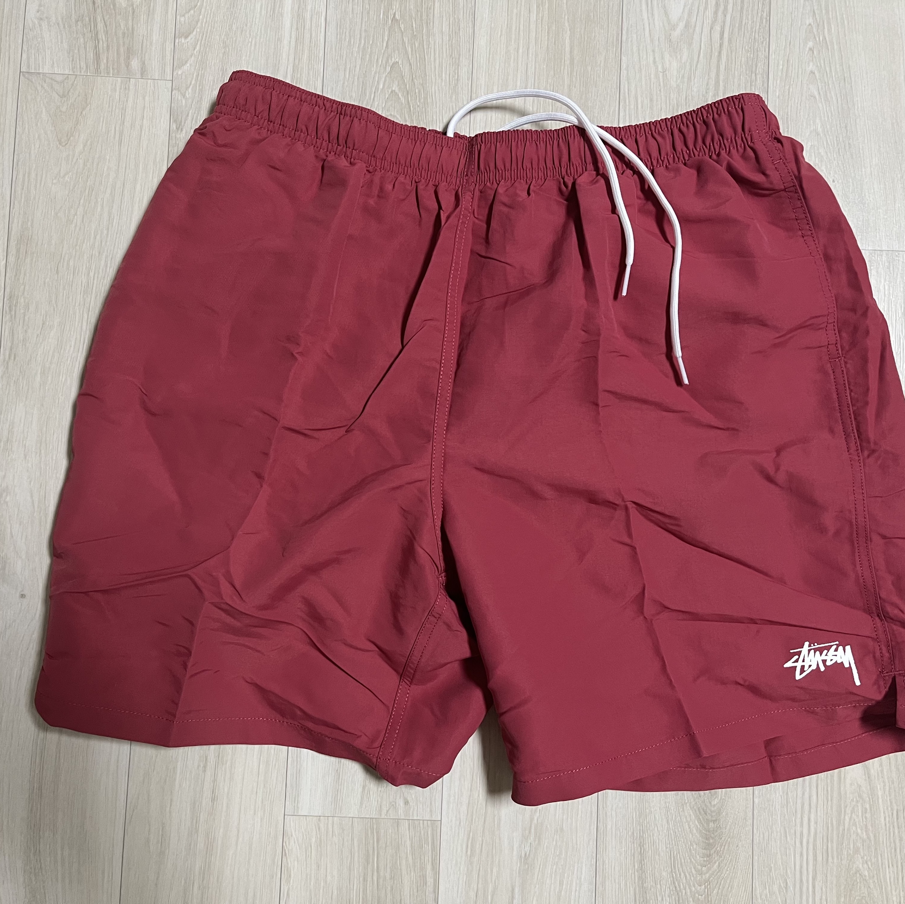 Stussy Stock Water Shorts Red 착용 스타일