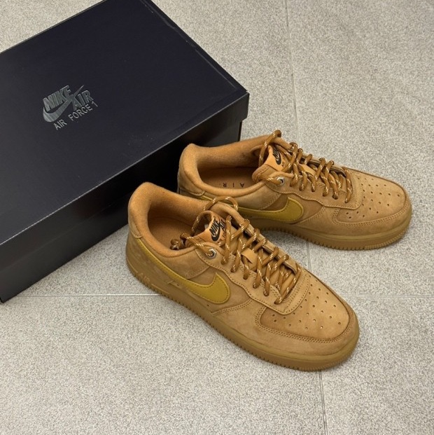 Nike Air Force 1 '07 WB Flax 착용 스타일