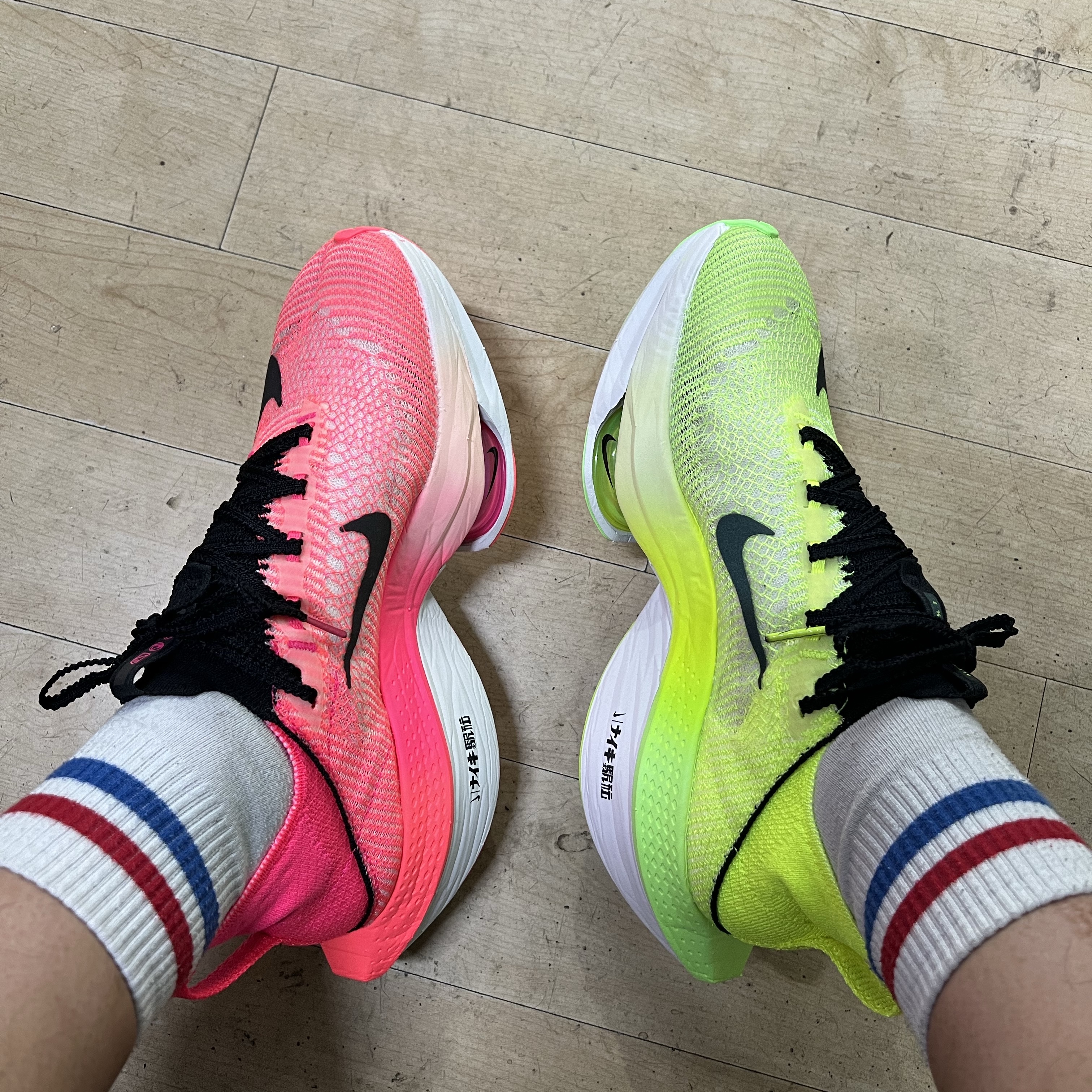 Nike Air Zoom Alphafly Next% 2 Luminous Green Crimson Tint 착용 스타일