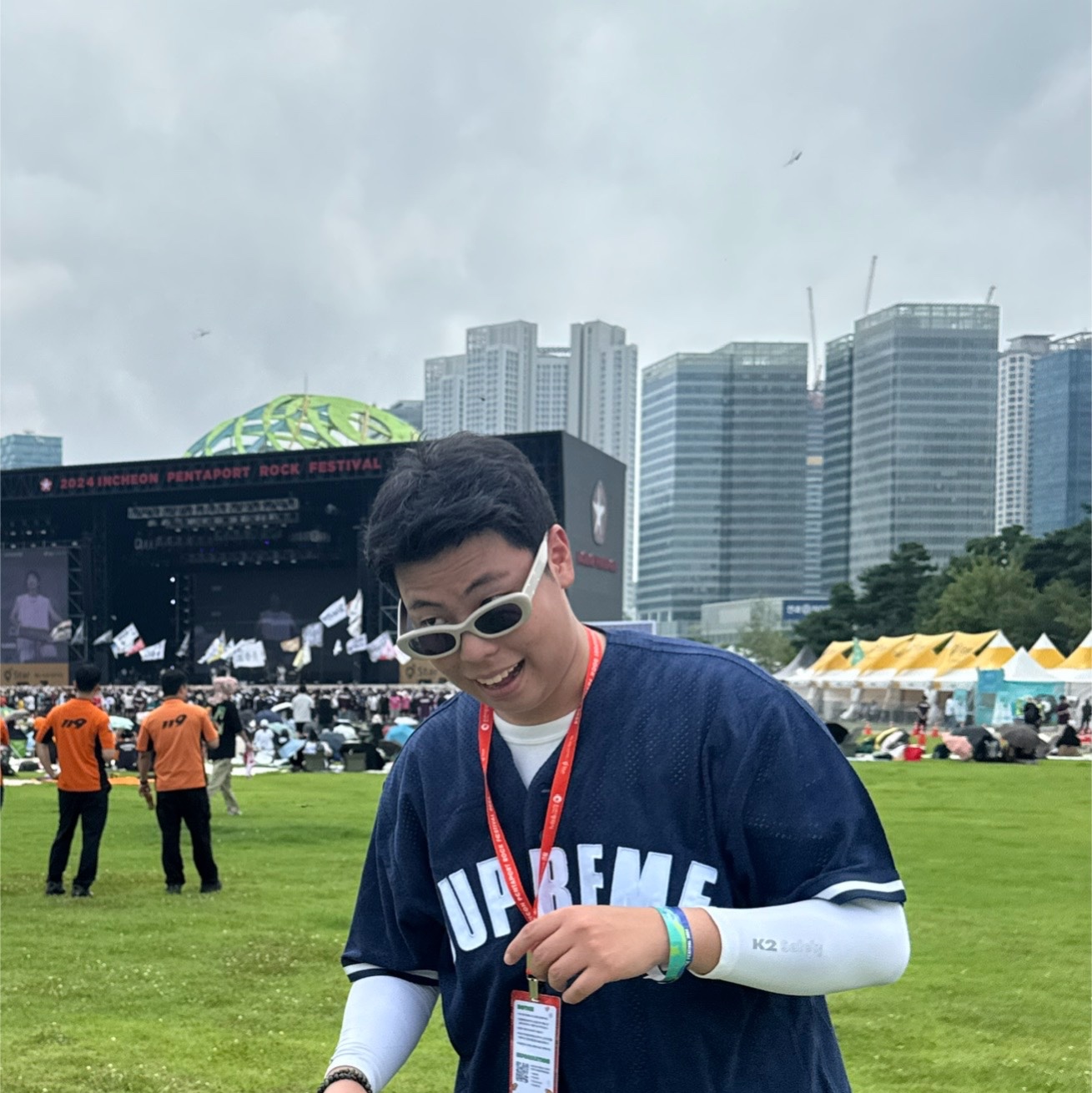 Supreme Ultrasuede Mesh Baseball Jersey Navy - 24SS, Gentle Monster x Maison Margiela MM004 Grey Black 착용 스타일 - 1