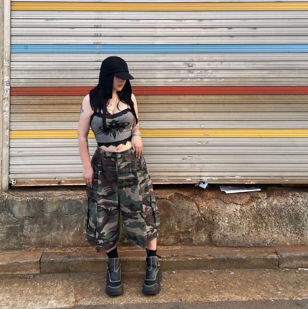 Undermycar Mu.44 Anti Fxxking Logo Play Big Cargo Camo Shorts Camo Khaki 착용 스타일 - 1
