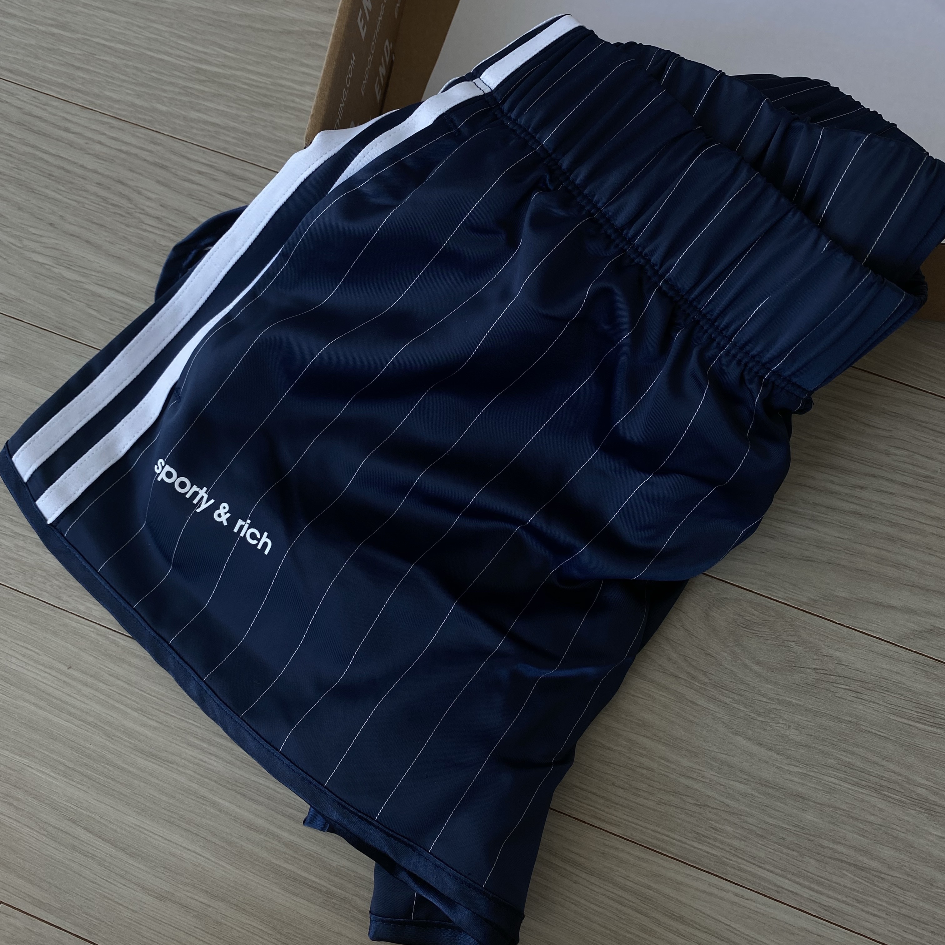 (W) Adidas x Sporty & Rich Shorts White Night Indigo - US Sizing 착용 스타일