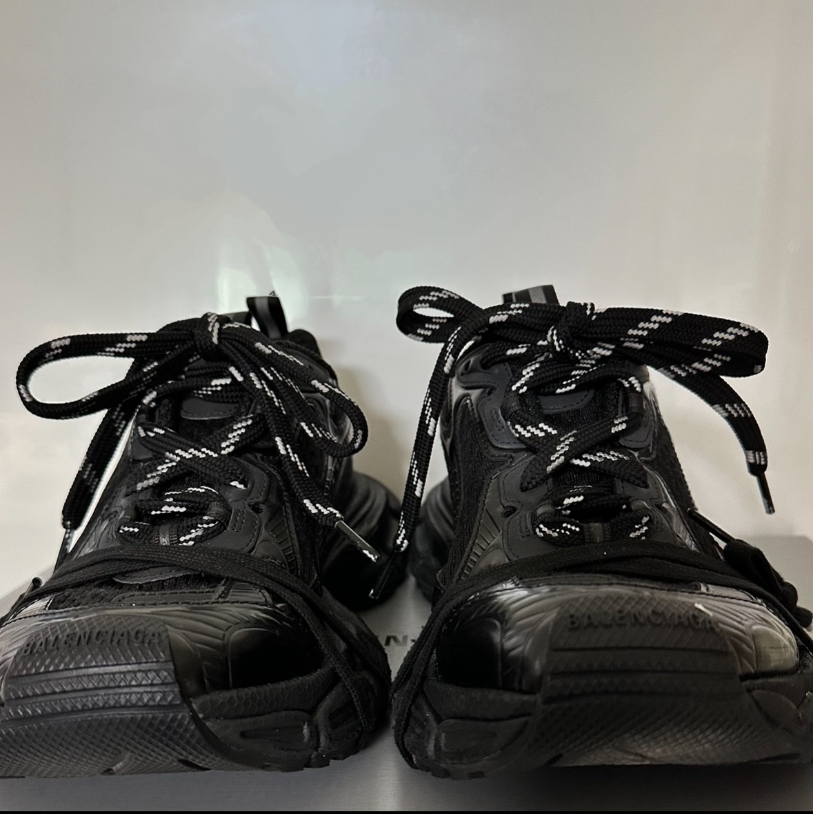 Balenciaga 3XL Sneakers Black 착용 스타일 - 5