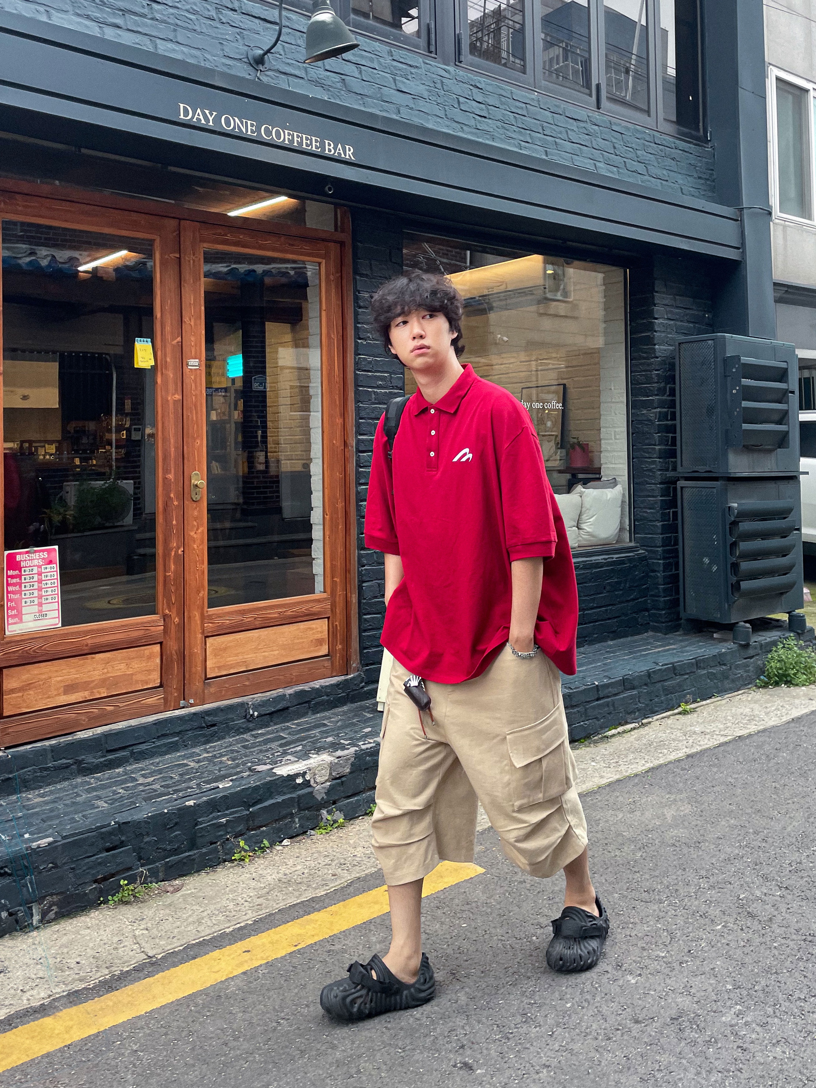 Crocs x Salehe Bembury Pollex Clog Sasquatch 착용 스타일 - 3